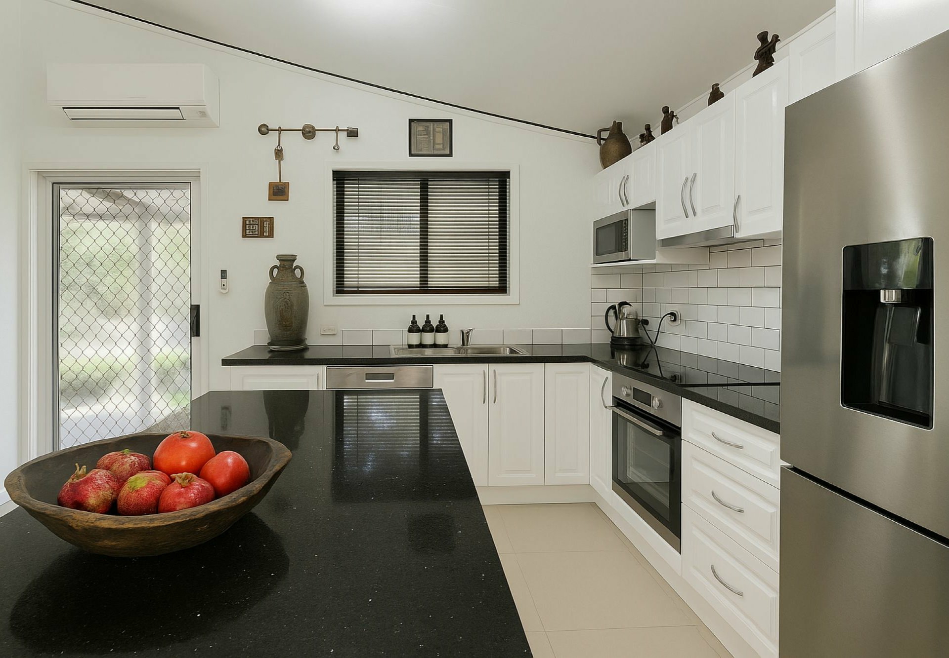 66 Eastbourne Terrace, MACLEAY ISLAND