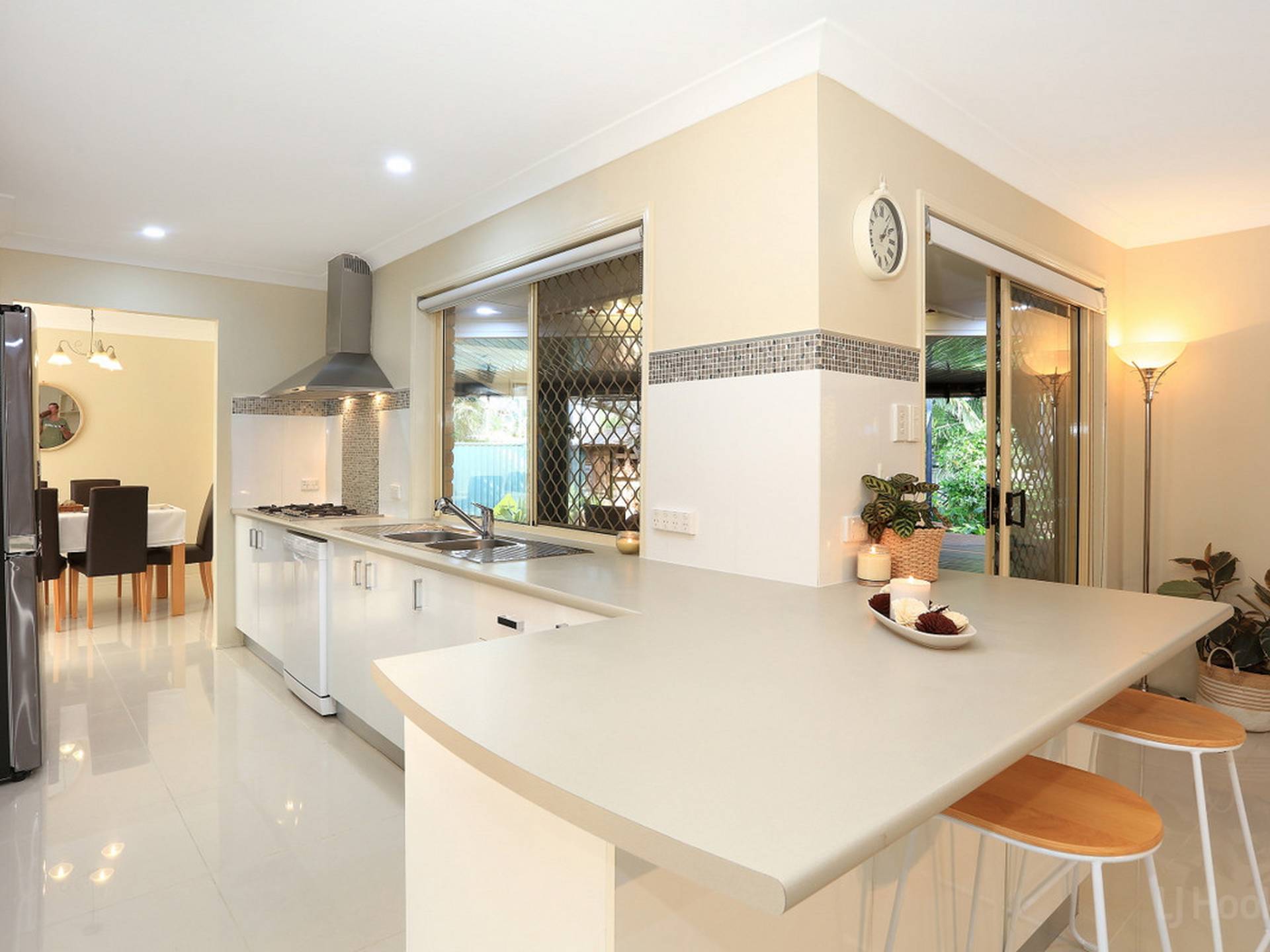 8 Lakewood Court, HELENSVALE