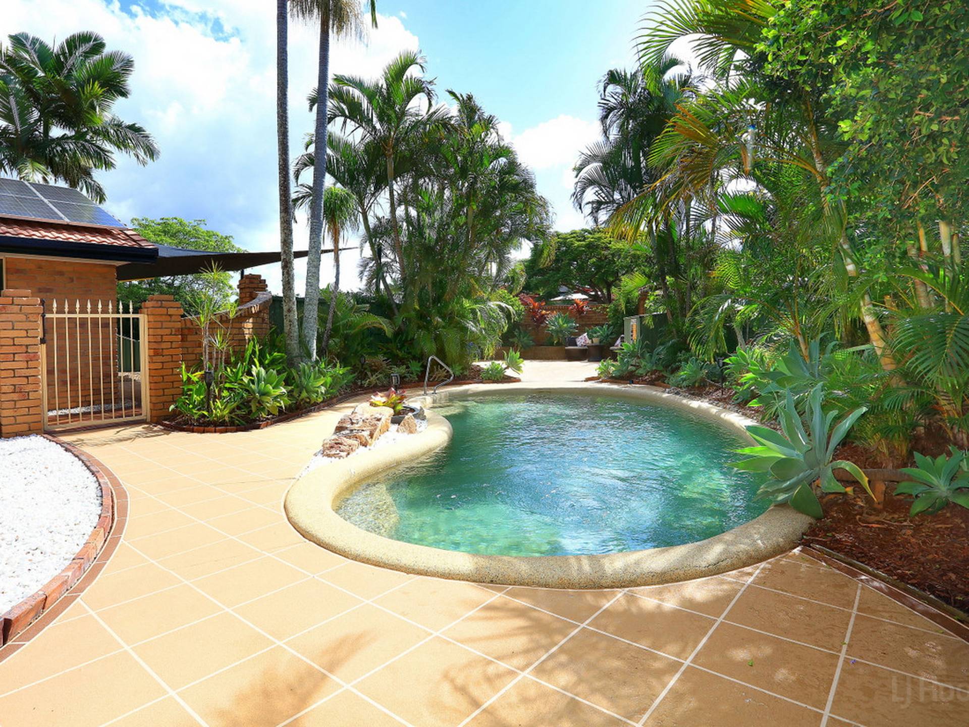 8 Lakewood Court, HELENSVALE