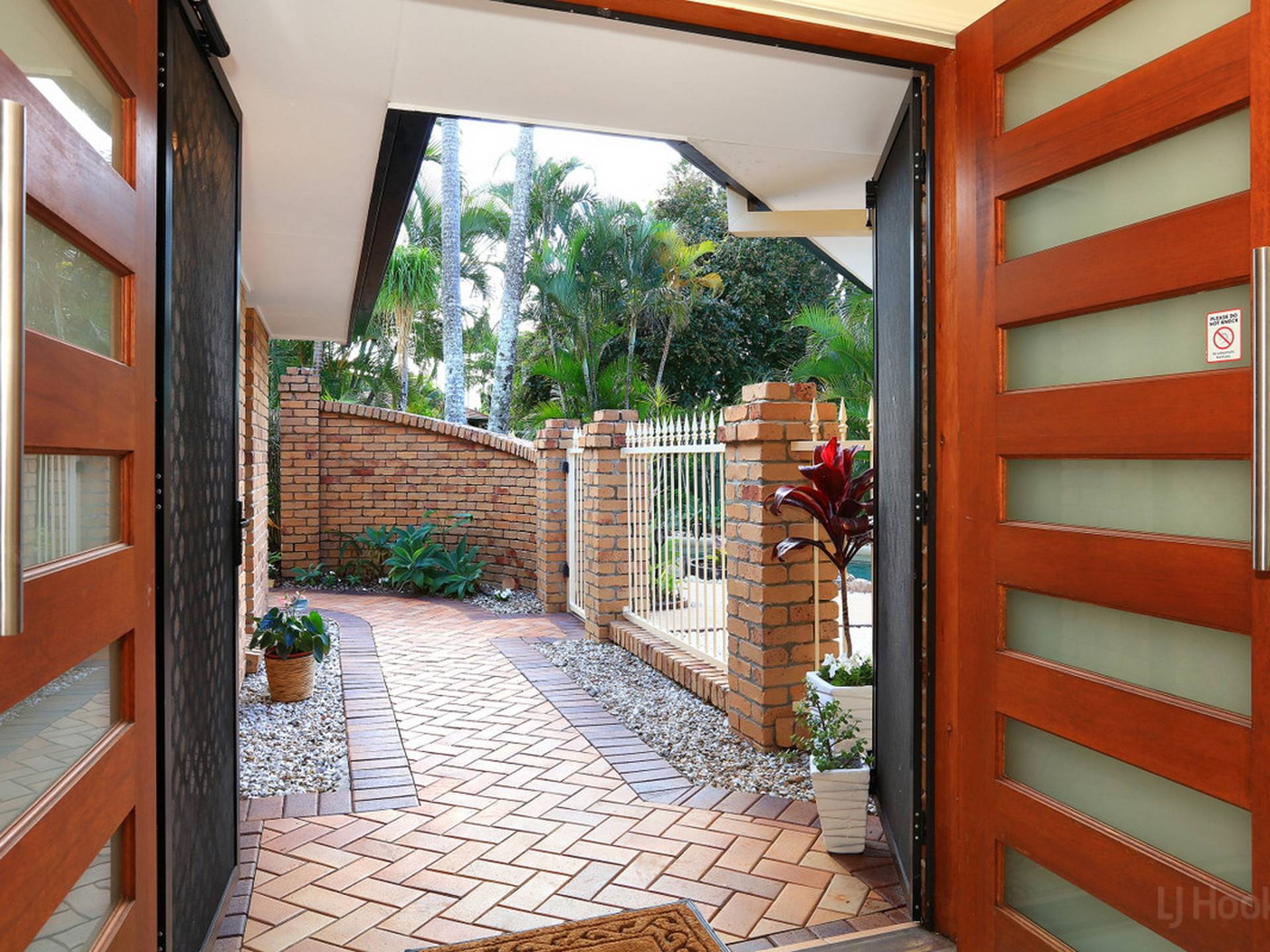8 Lakewood Court, HELENSVALE