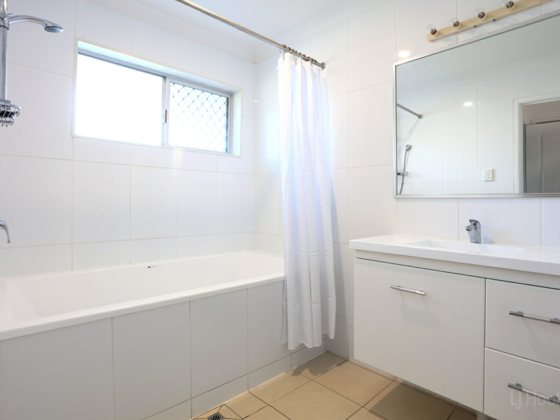 23 Rouen Avenue, PARADISE POINT