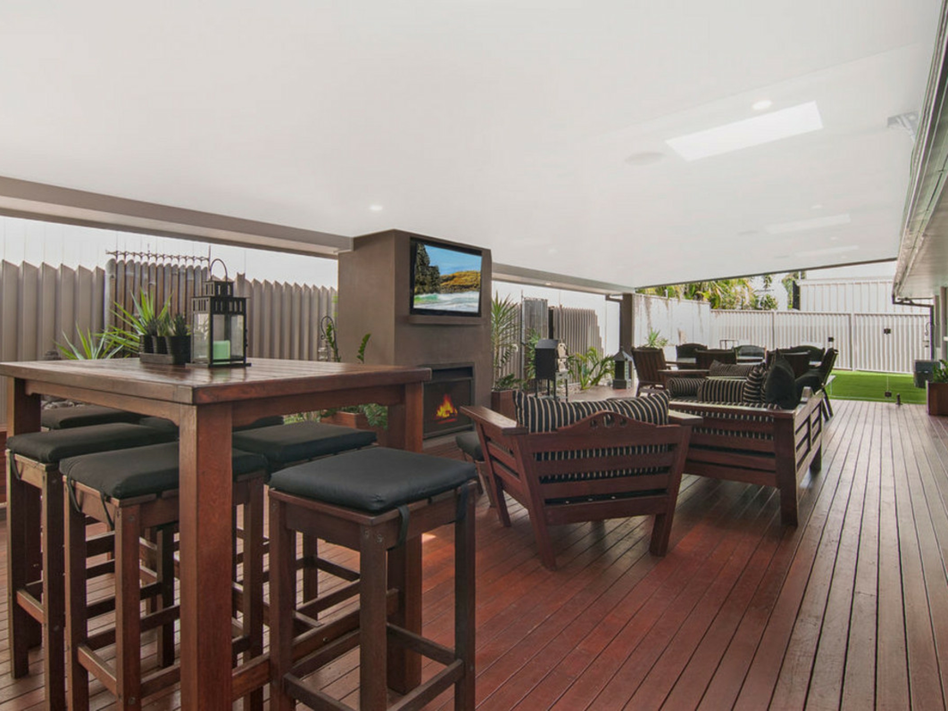 1 Flinders Court Paradise Point QLD