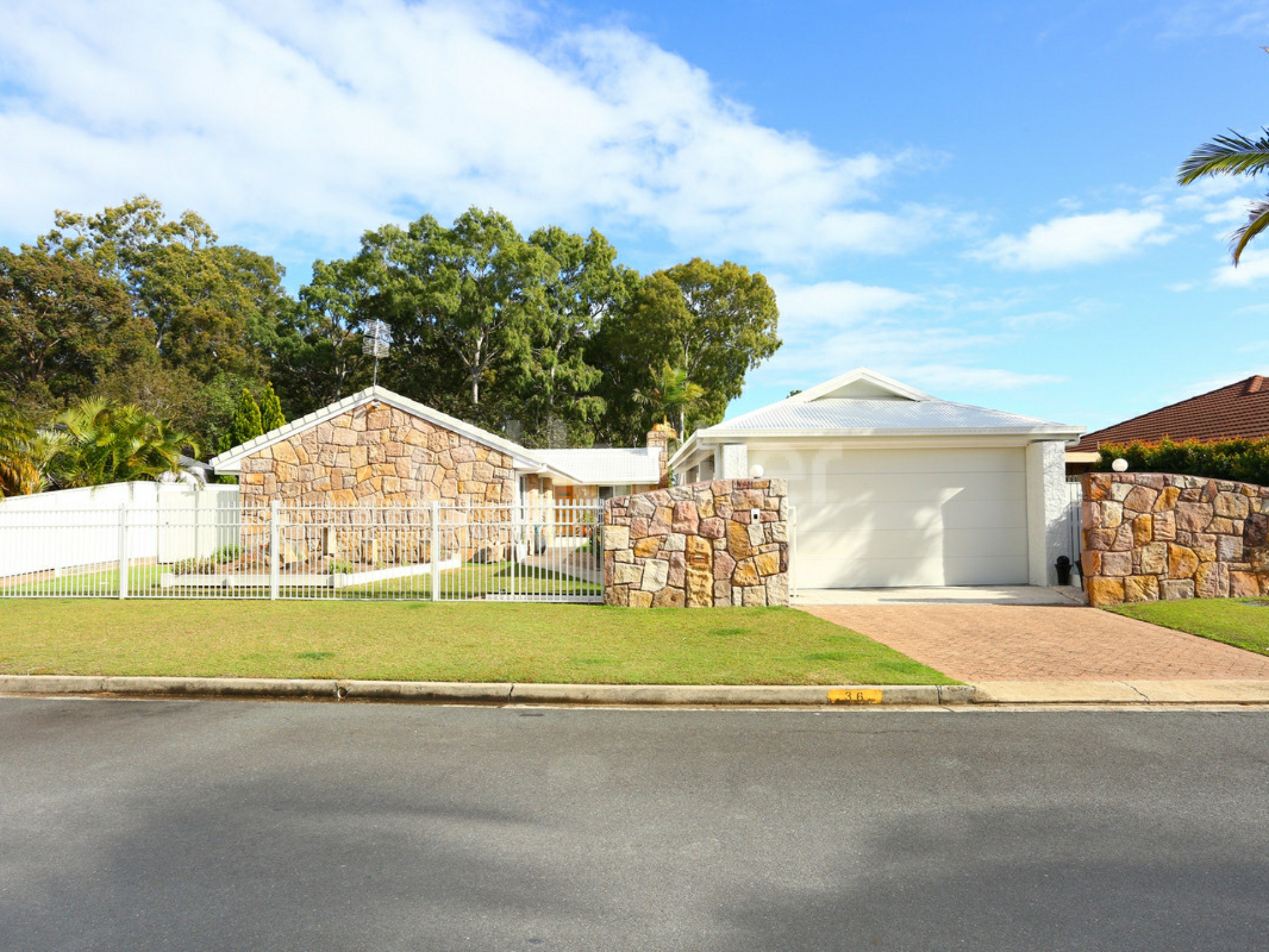 36 Sundown Drive Paradise Point QLD