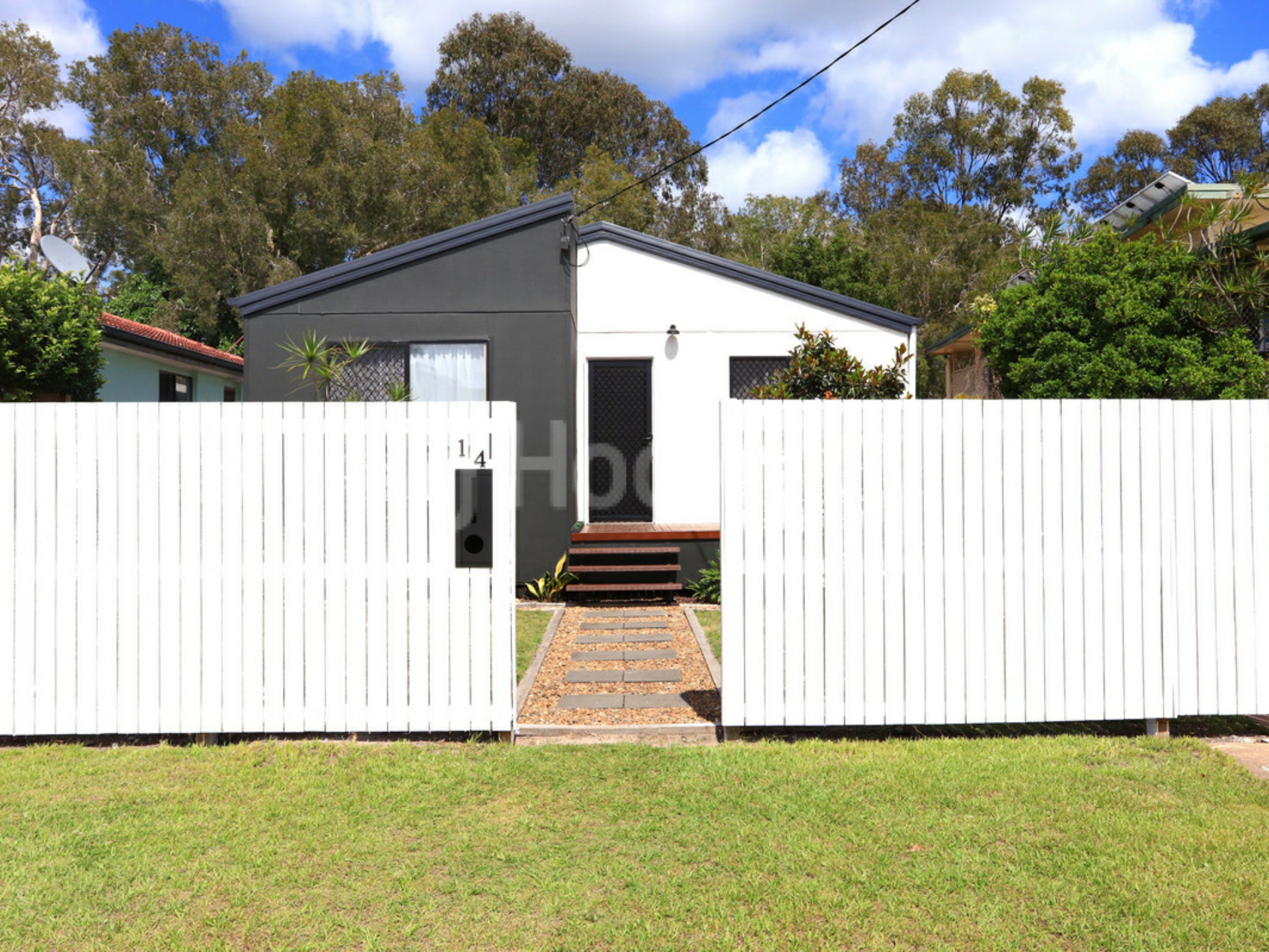 14 Tarni Street, Coombabah