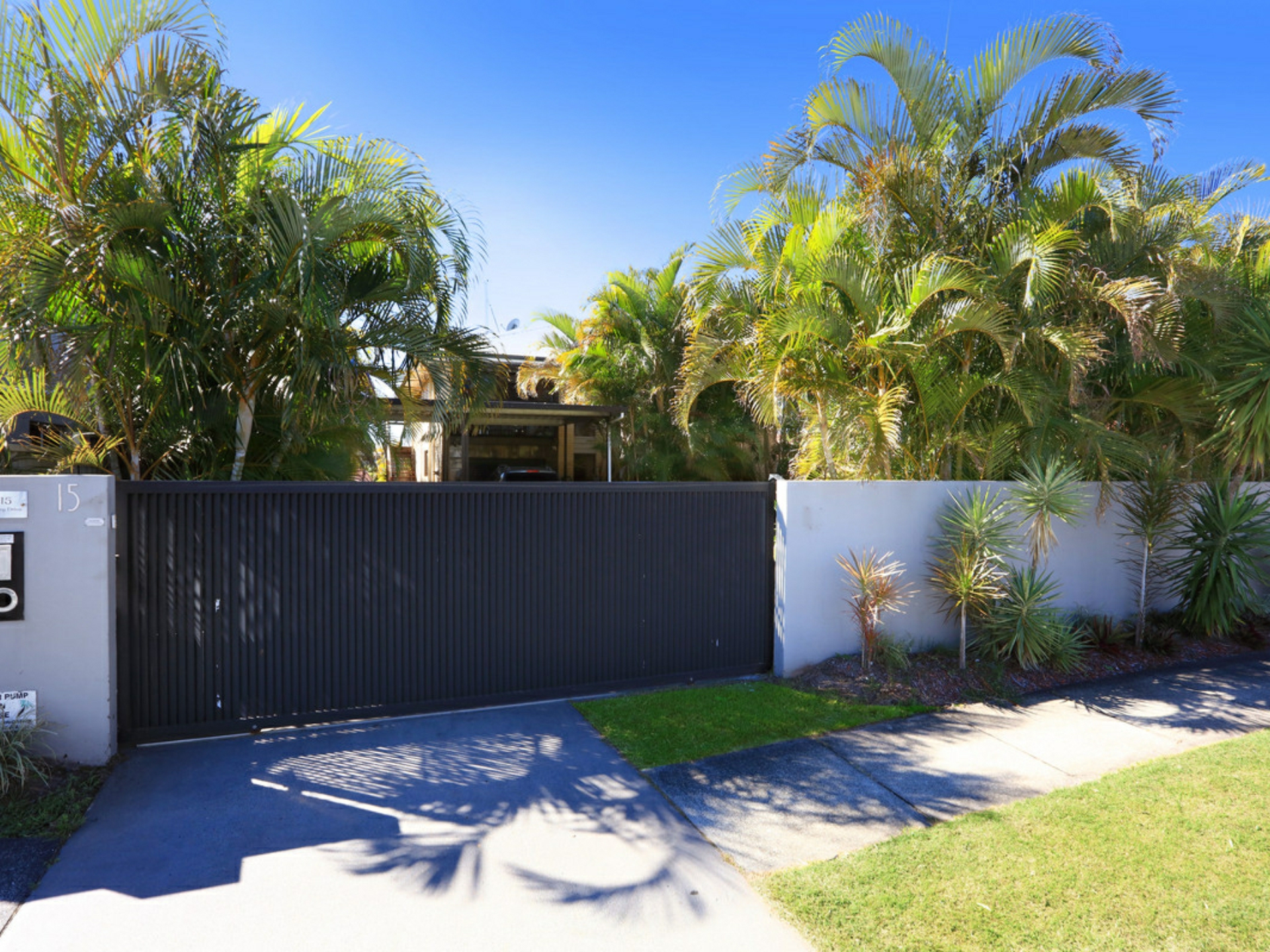 15 Oxley Drive, PARADISE POINT