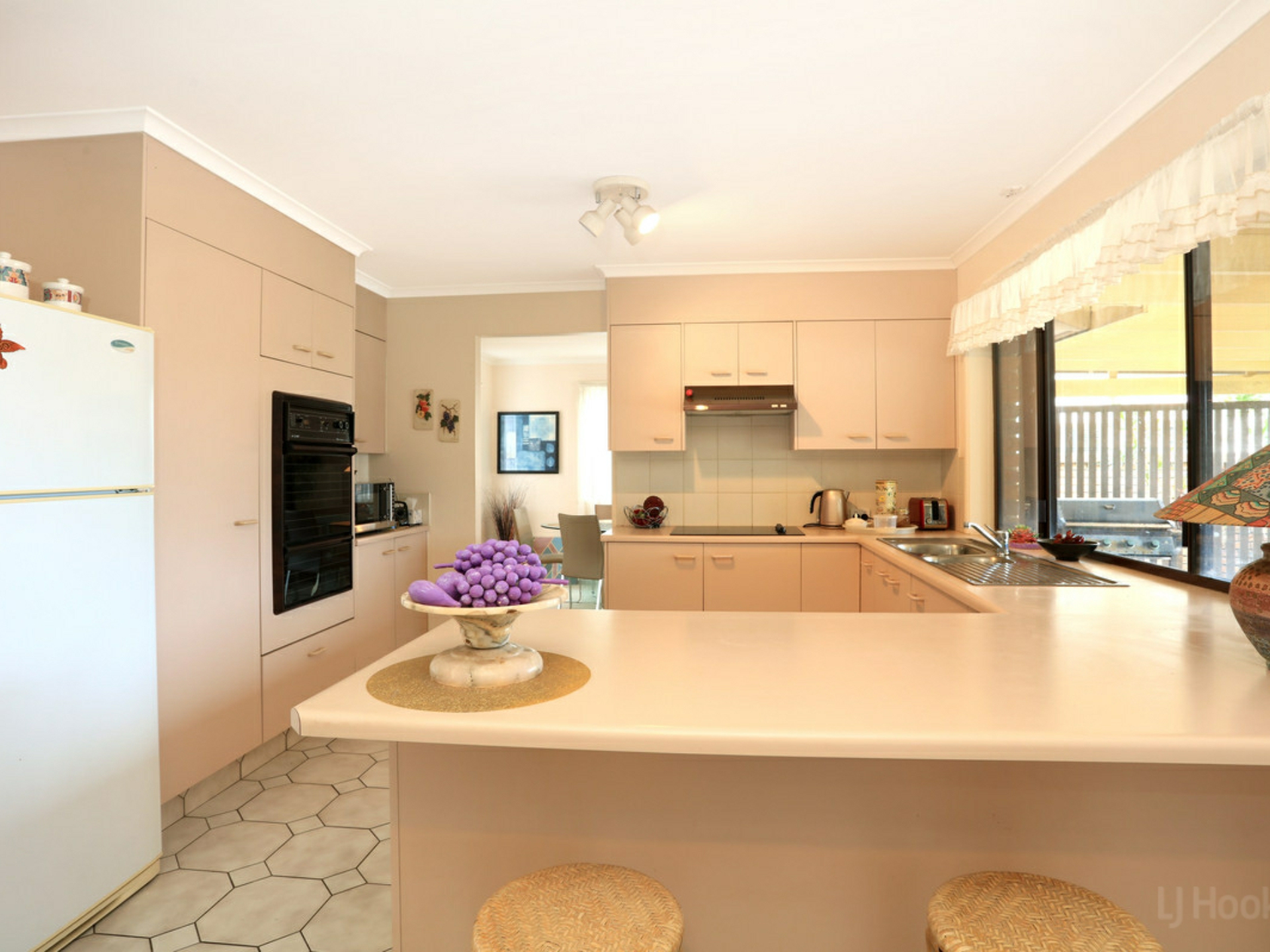 1 Seaspray Street, PARADISE POINT