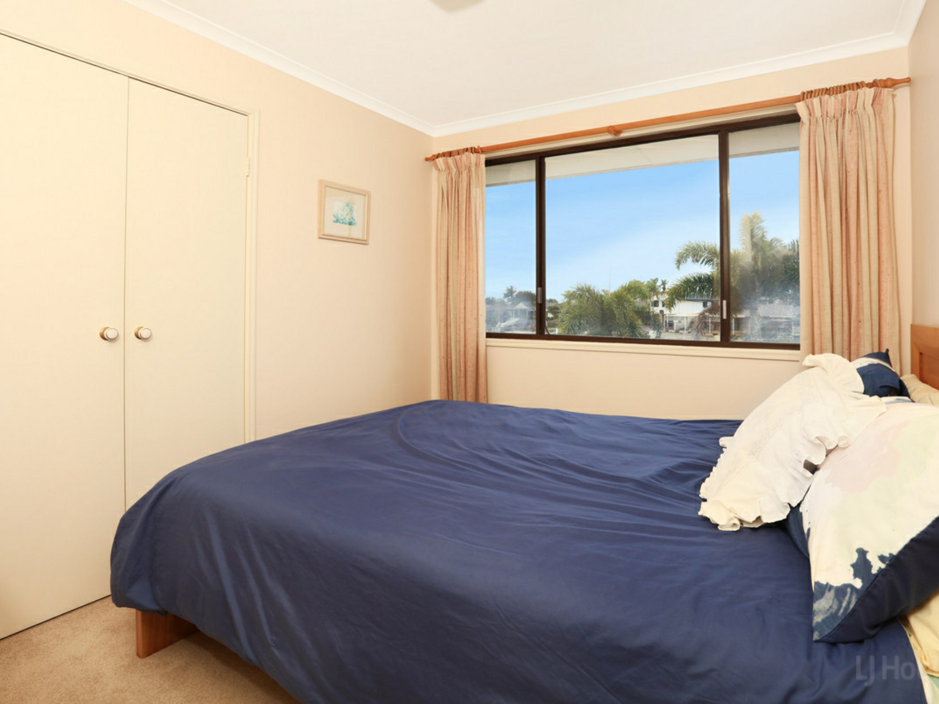 1 Seaspray Street, PARADISE POINT