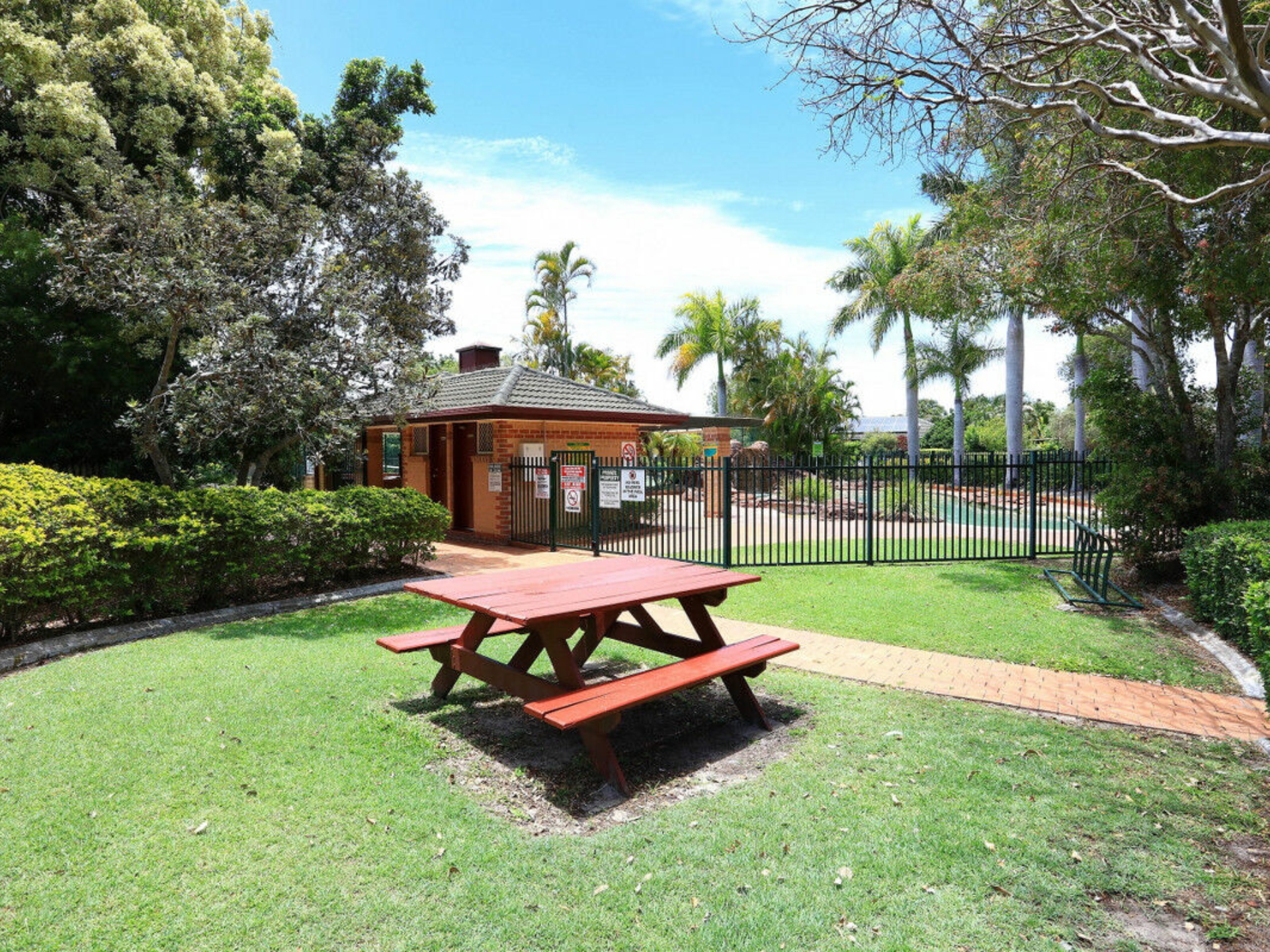 121/125 Hansford Road, Coombabah