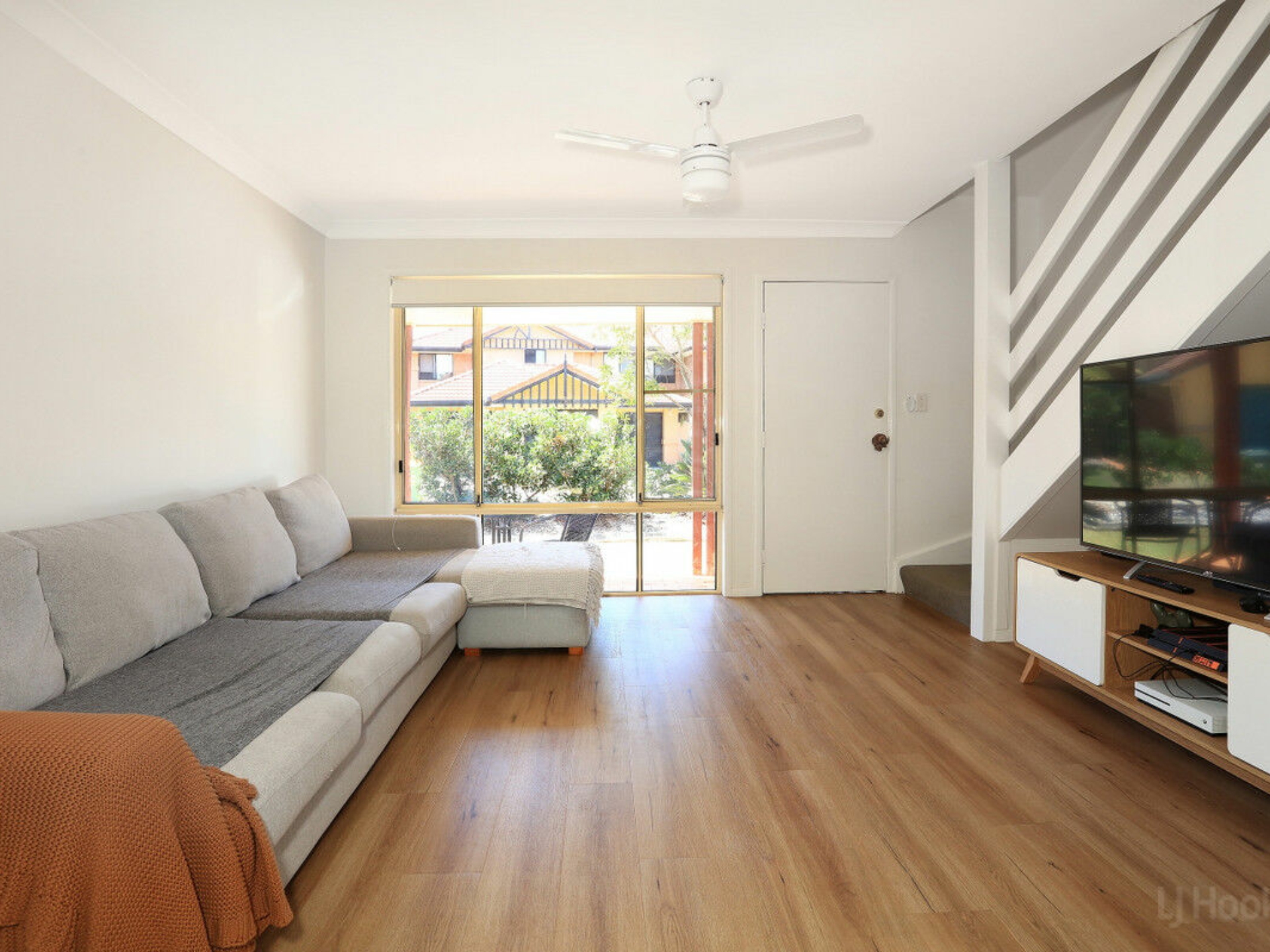 245/125 Hansford Road, Coombabah
