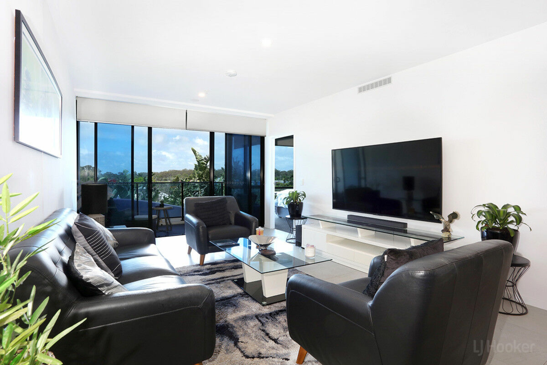 5310/5 Harbour Side Court, BIGGERA WATERS