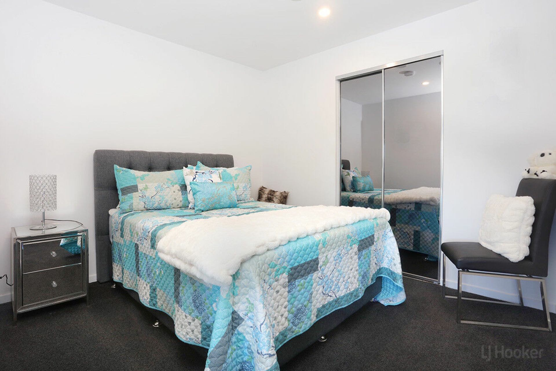 5310/5 Harbour Side Court, BIGGERA WATERS