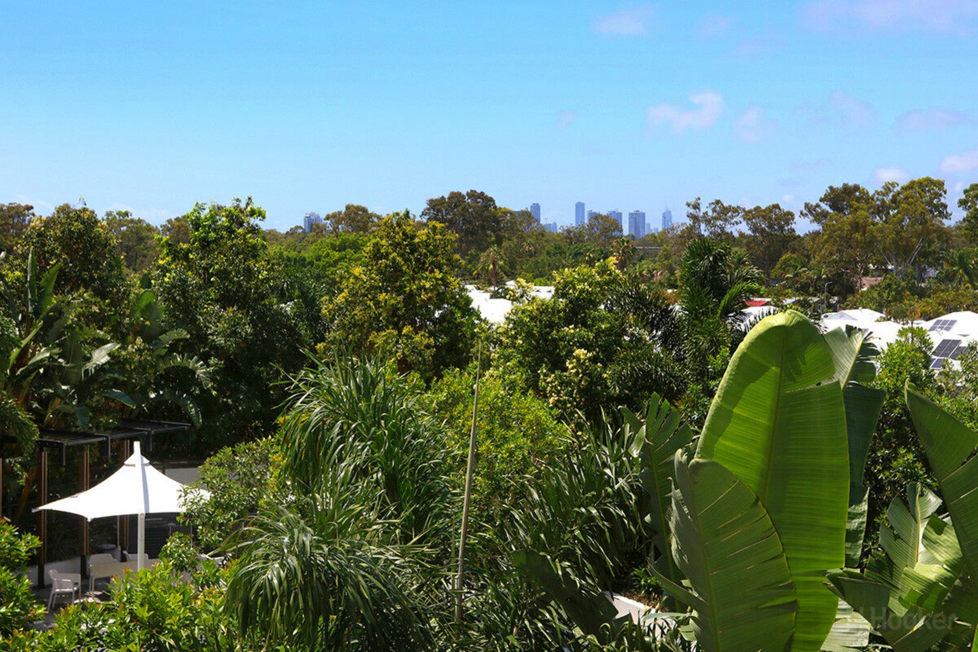 5310/5 Harbour Side Court, BIGGERA WATERS