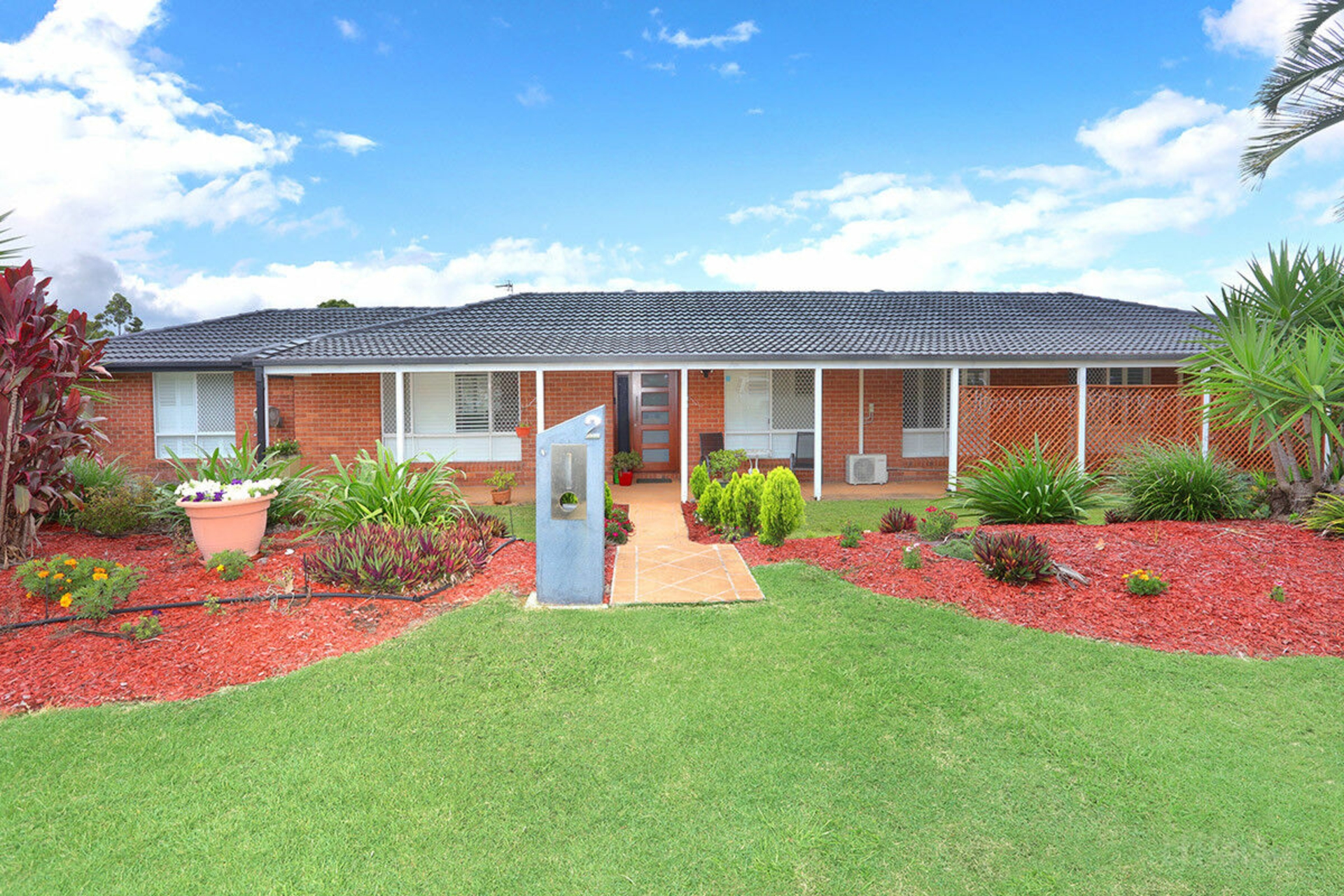 2 Breakspear Road Molendinar QLD House for Sale LJ Hooker
