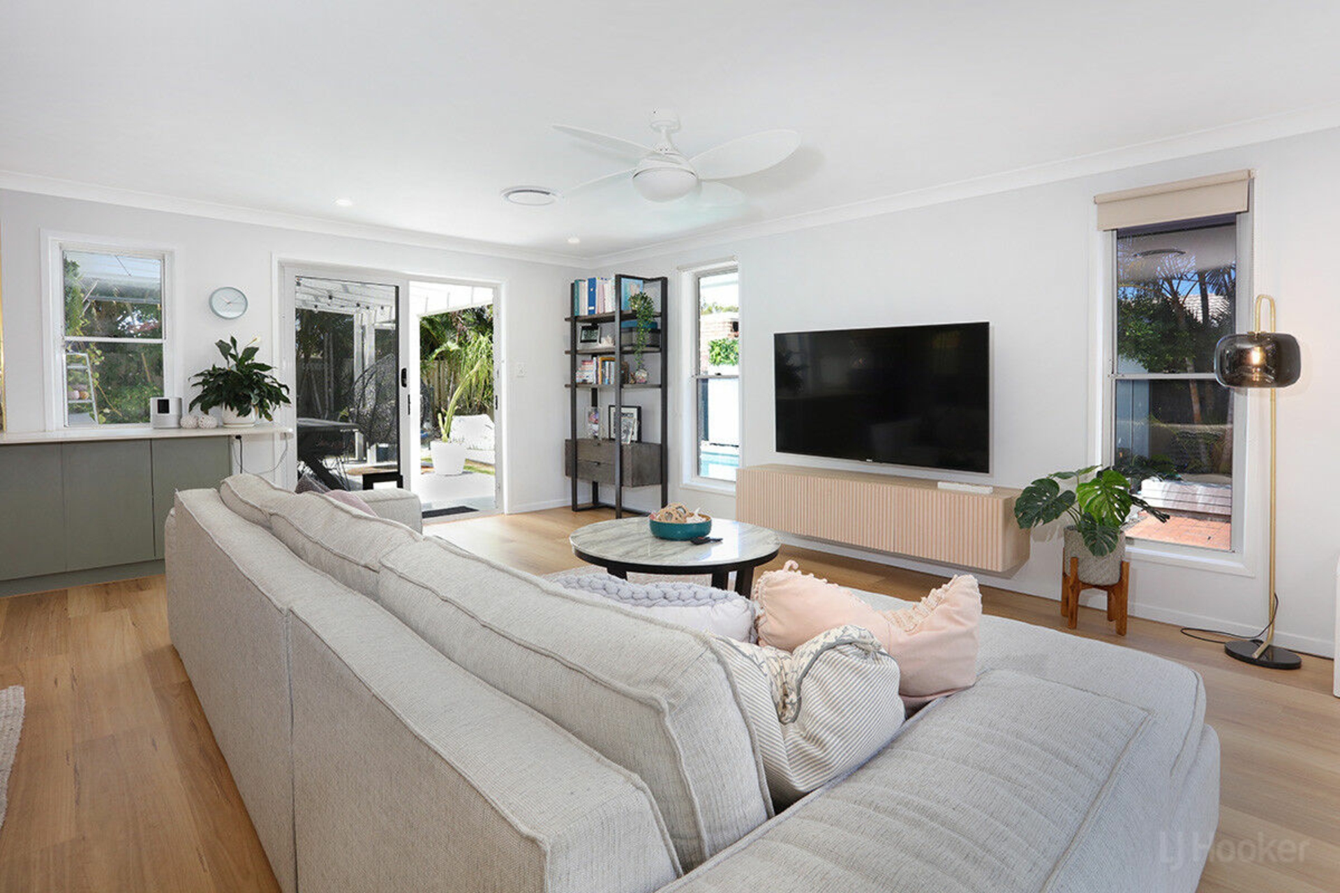 52 Gooding Drive, COOMBABAH