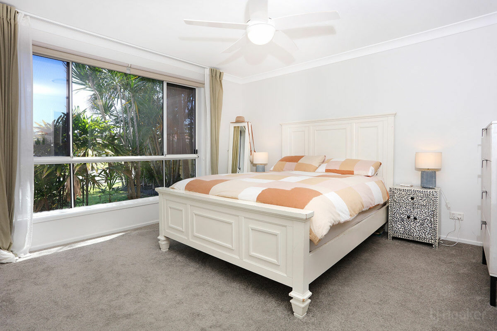 52 Gooding Drive, COOMBABAH