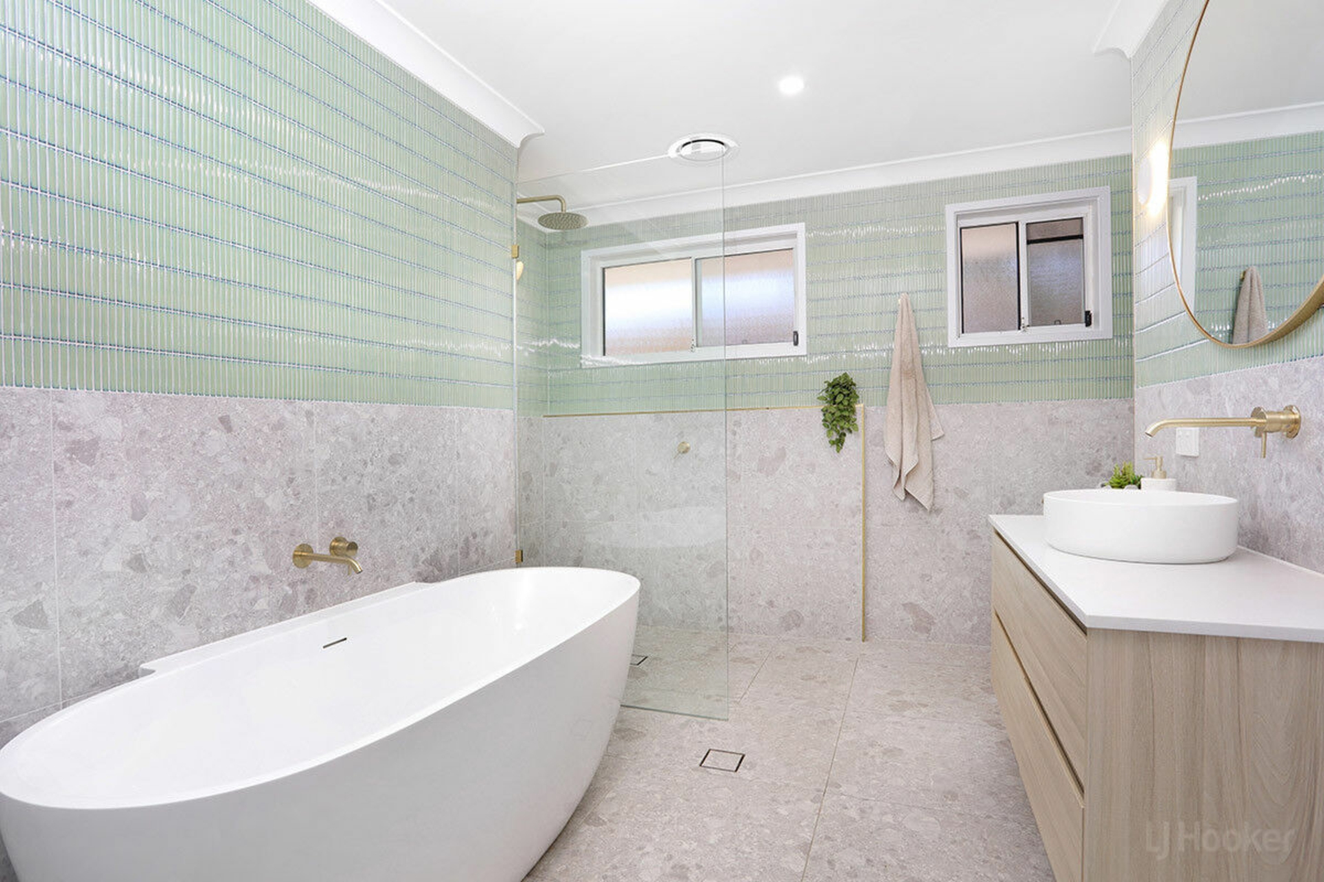 52 Gooding Drive, COOMBABAH