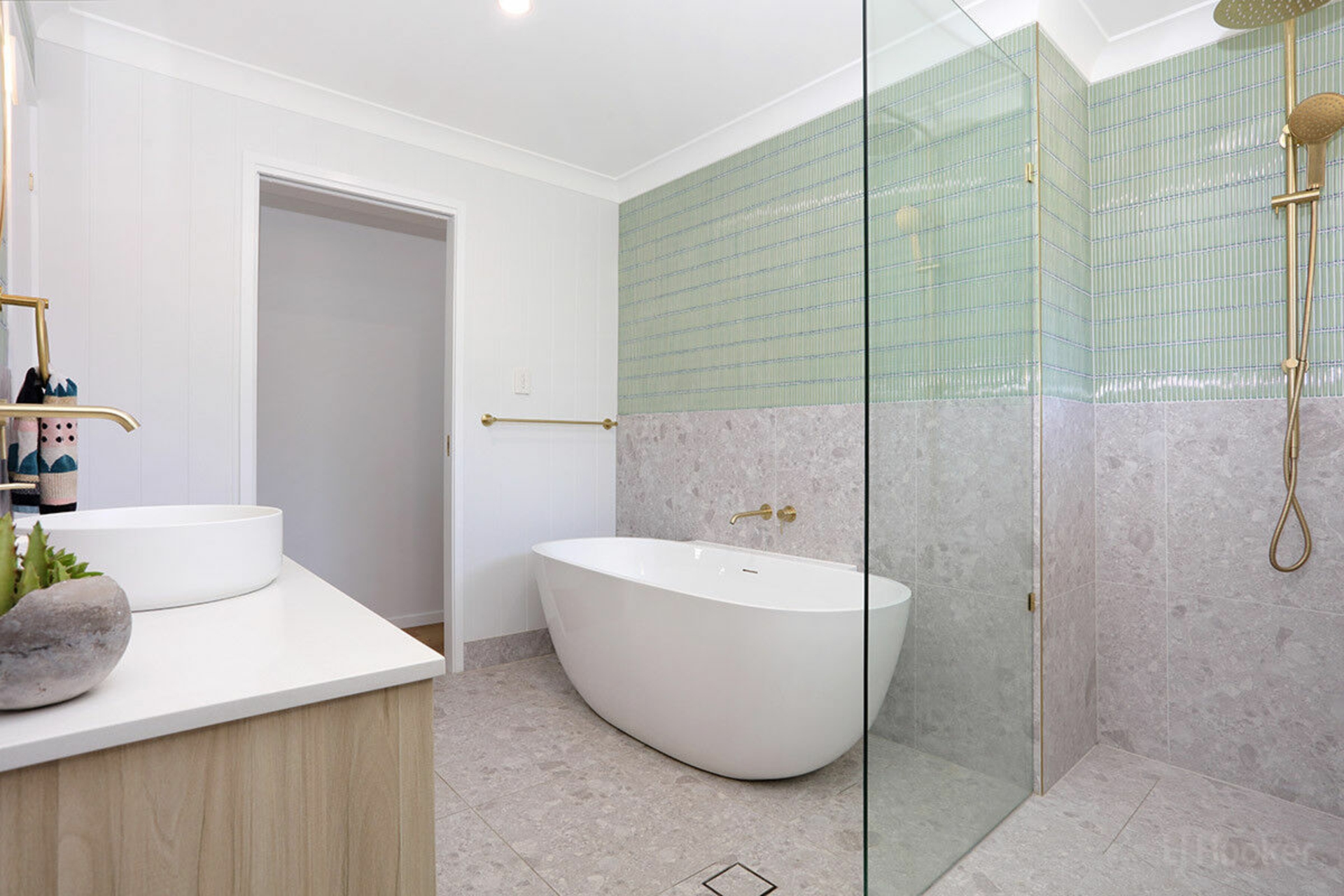 52 Gooding Drive, COOMBABAH