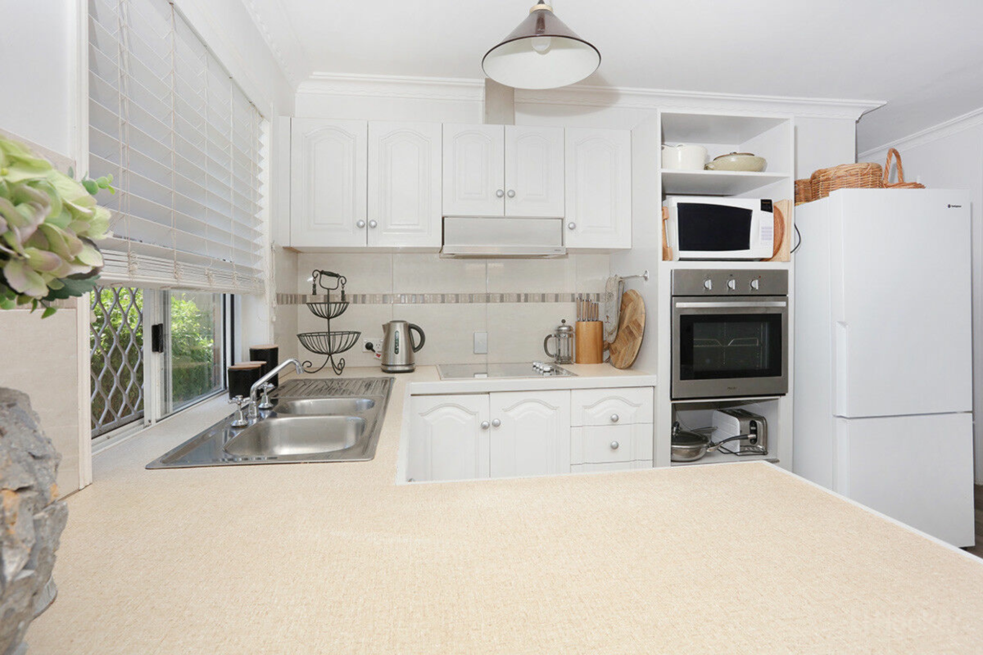 2/5 Cassia Street, RUNAWAY BAY