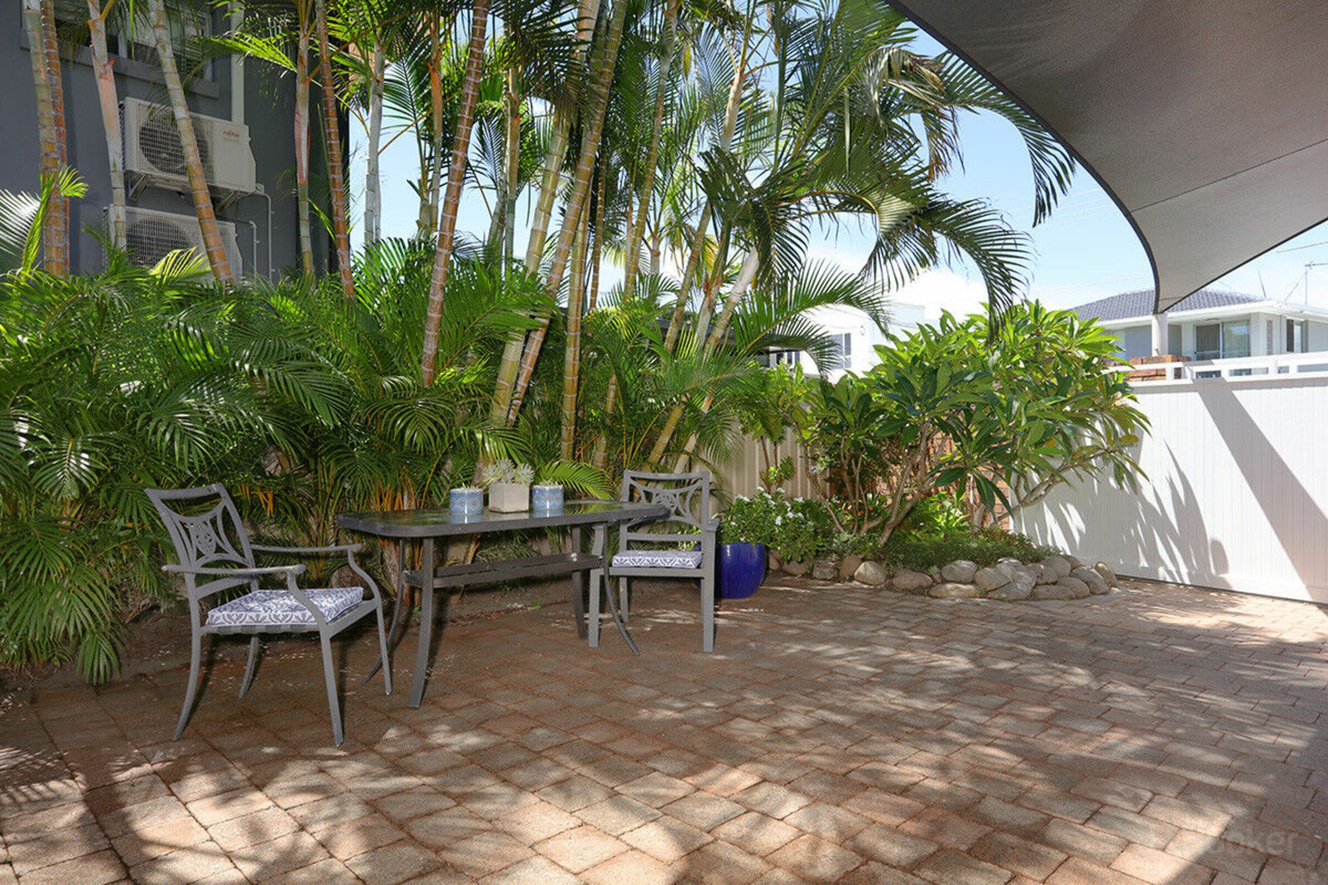 2/5 Cassia Street, RUNAWAY BAY
