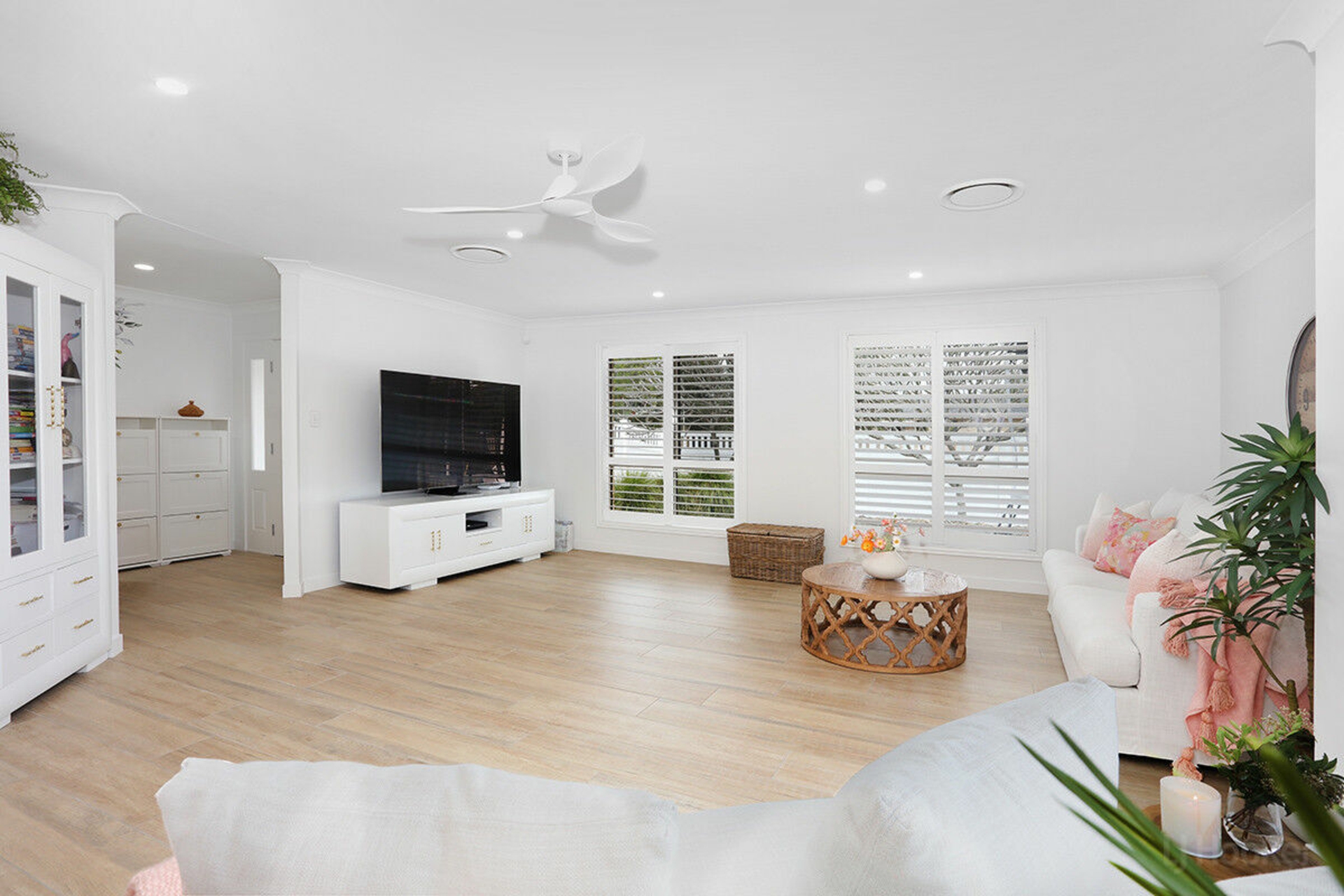 27 Gooding Drive, COOMBABAH