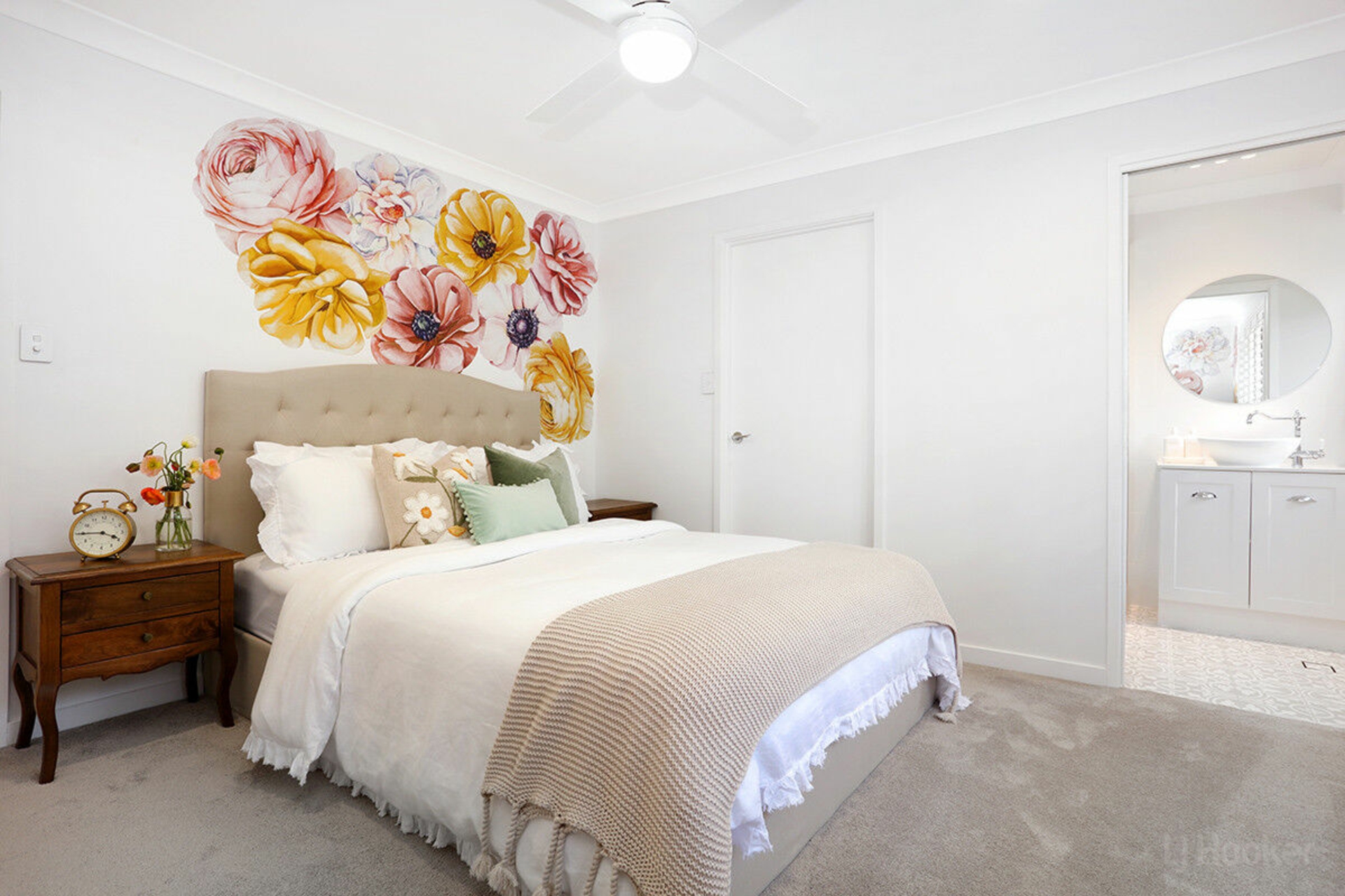 27 Gooding Drive, COOMBABAH