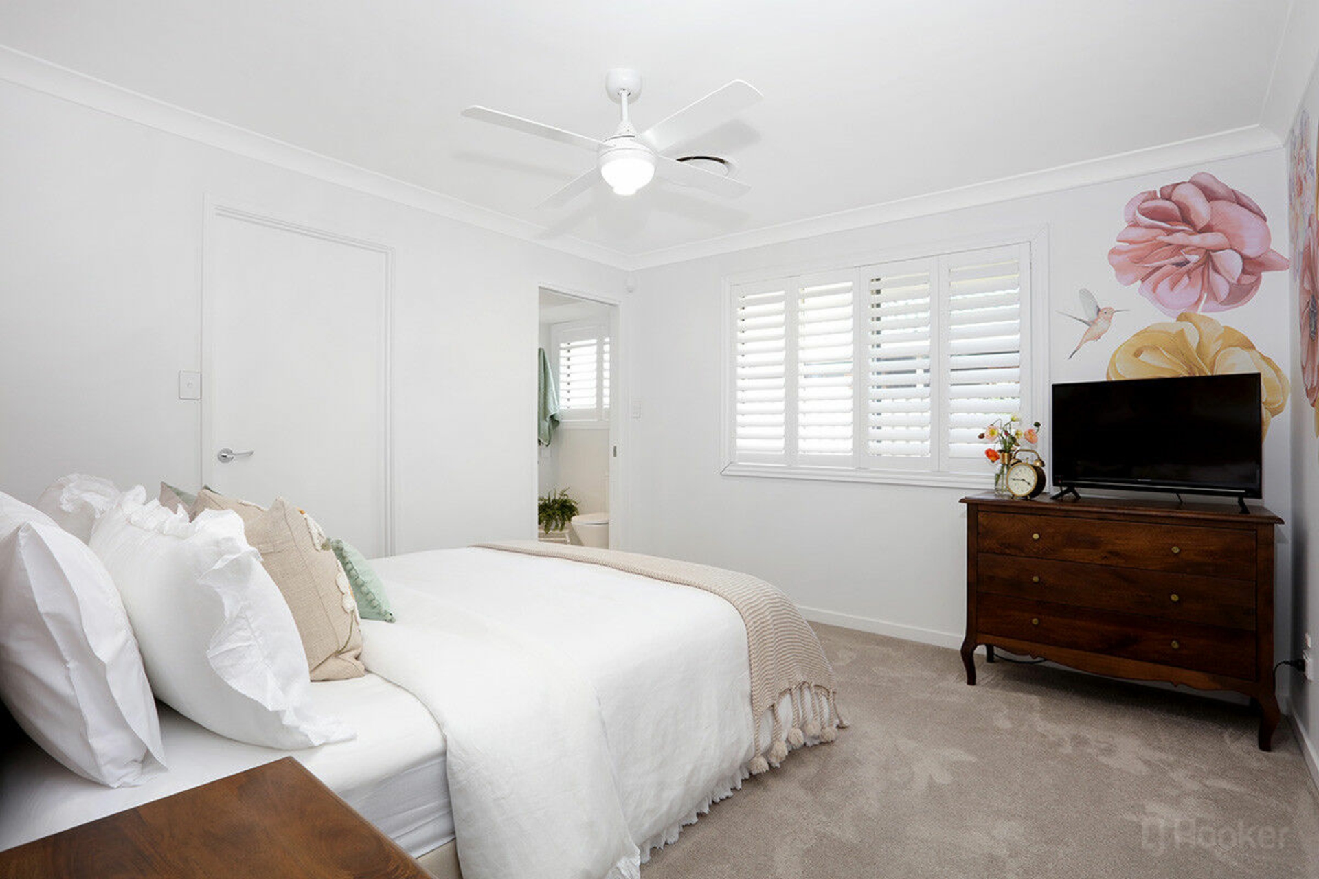 27 Gooding Drive, COOMBABAH