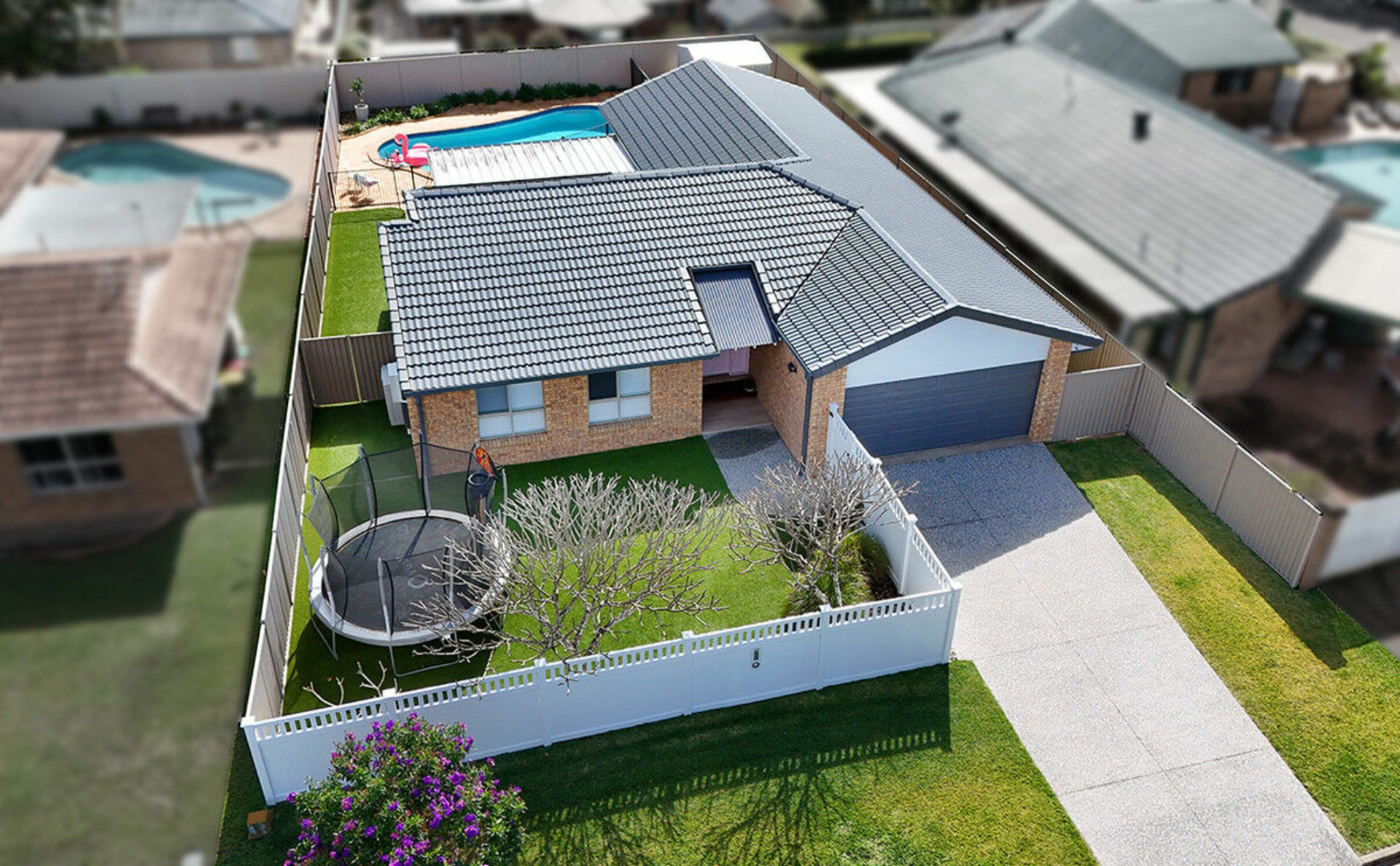 27 Gooding Drive, COOMBABAH