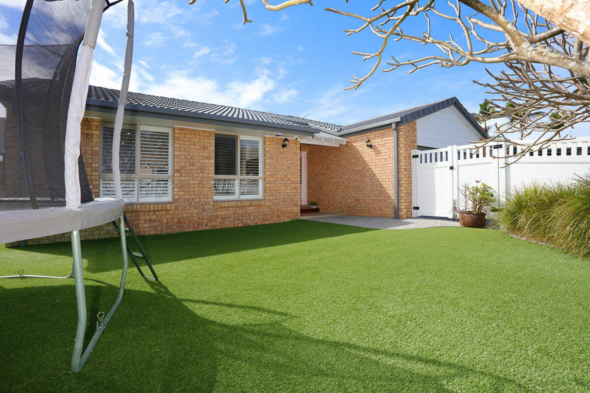 27 Gooding Drive, COOMBABAH