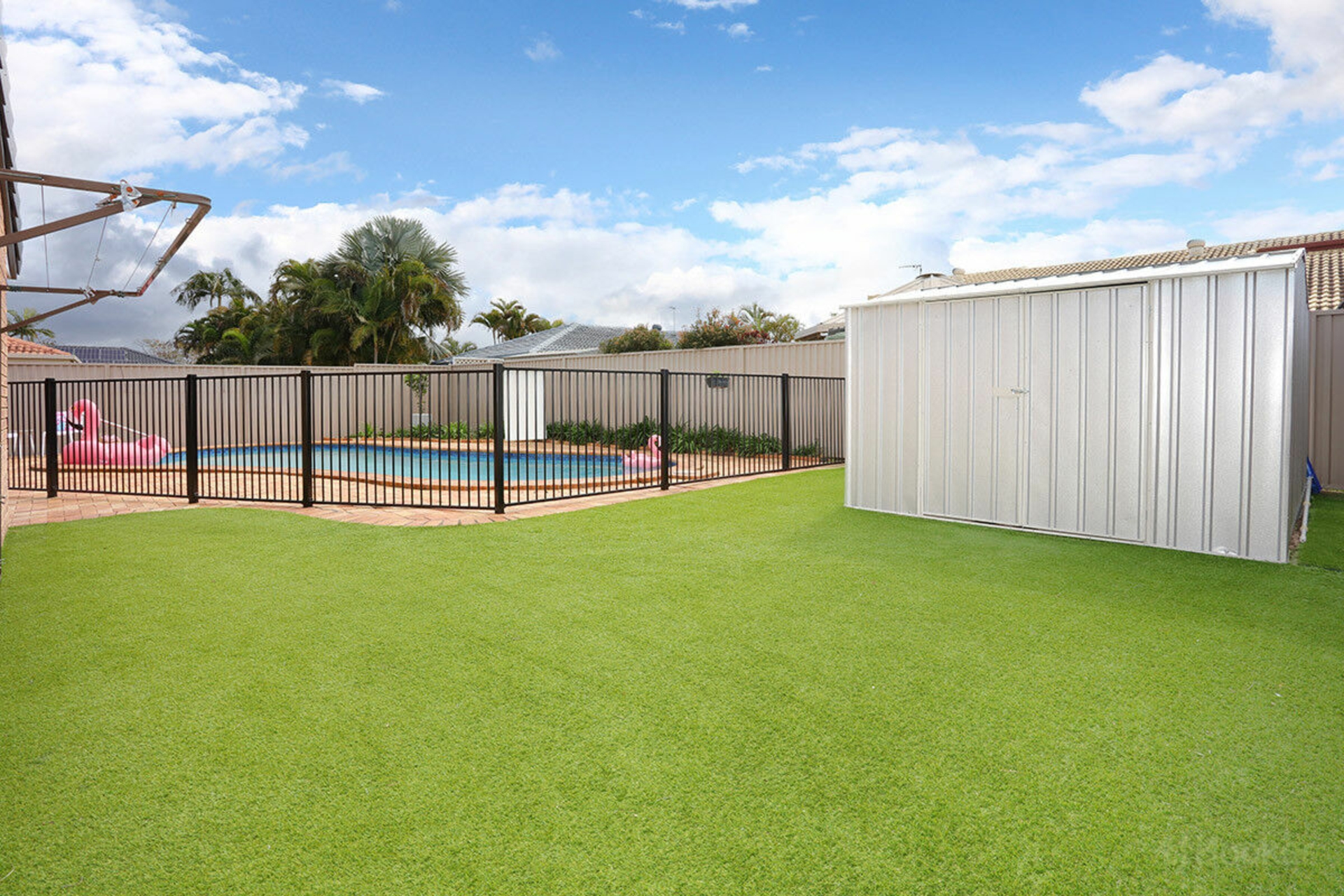 27 Gooding Drive, COOMBABAH