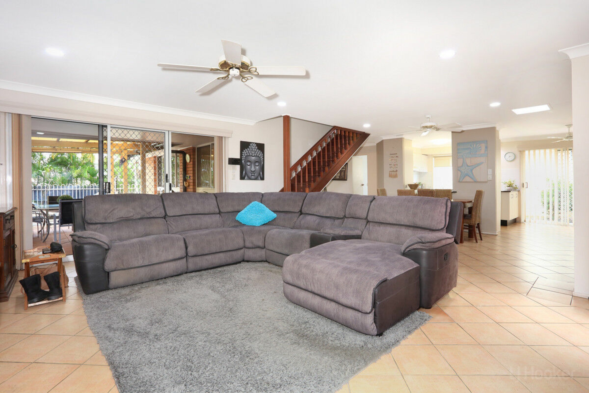 157 Paradise Parade, HOLLYWELL