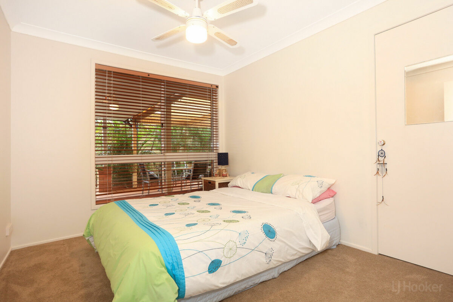 157 Paradise Parade, HOLLYWELL