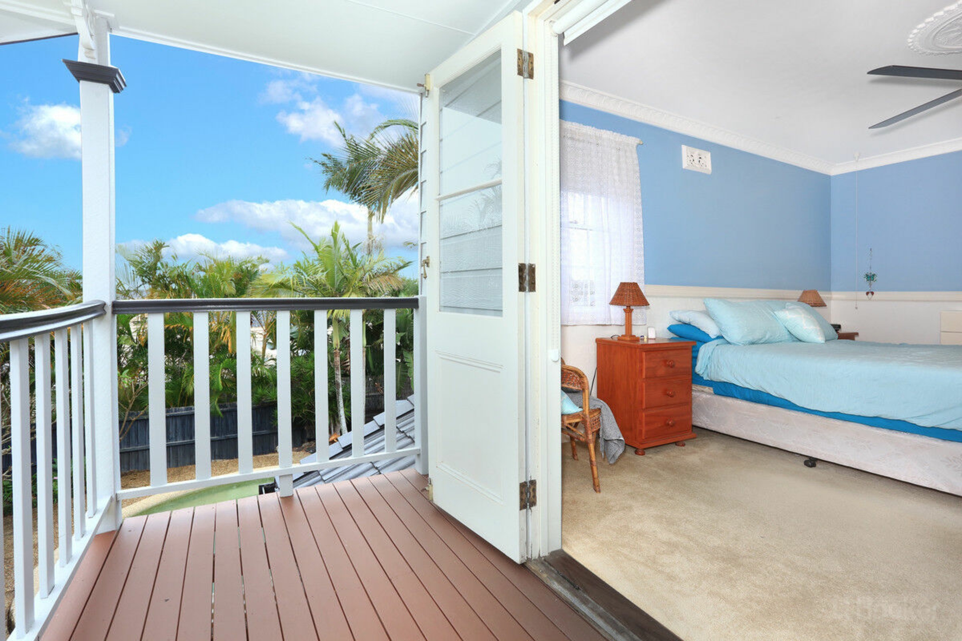 157 Paradise Parade, HOLLYWELL