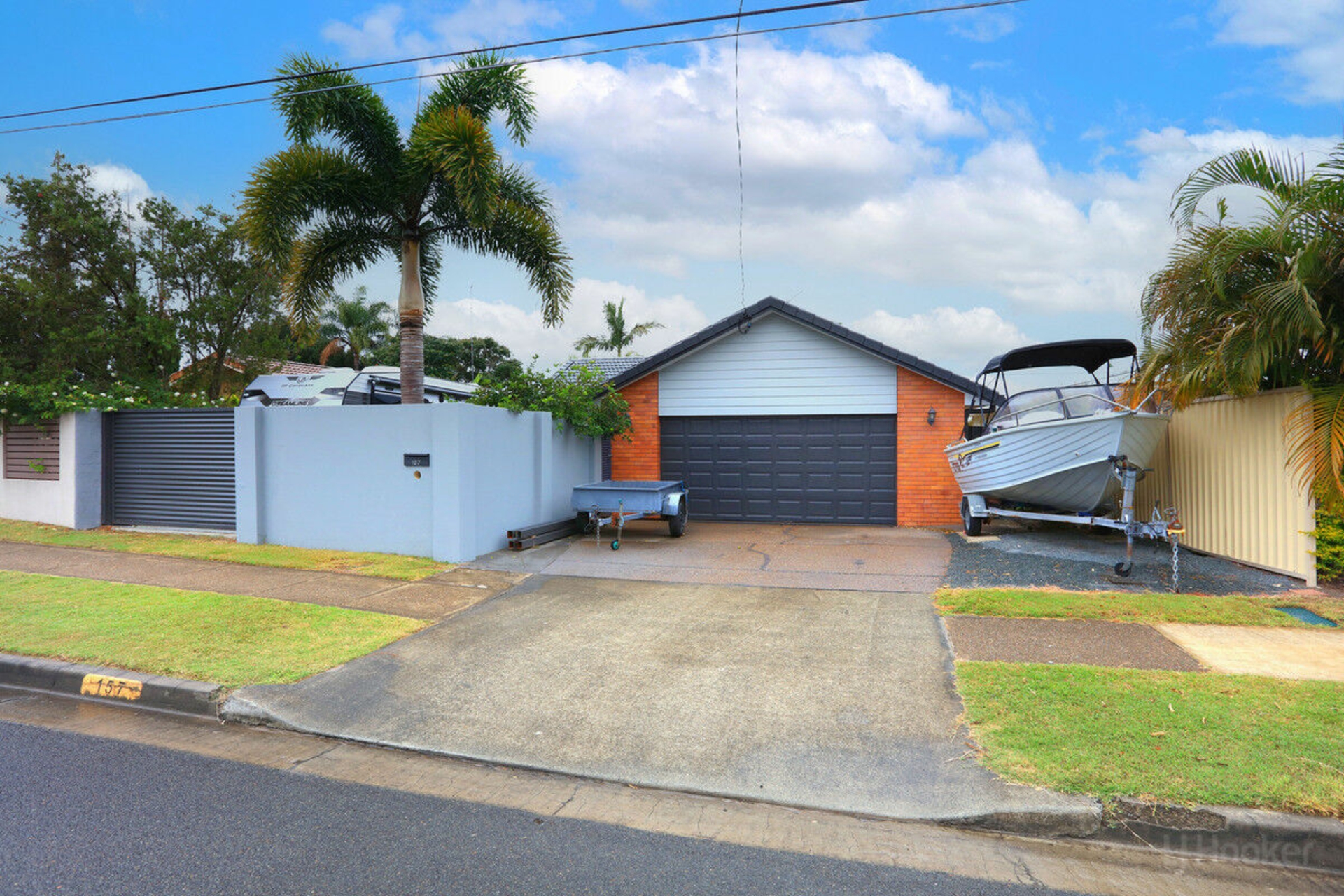 157 Paradise Parade, HOLLYWELL