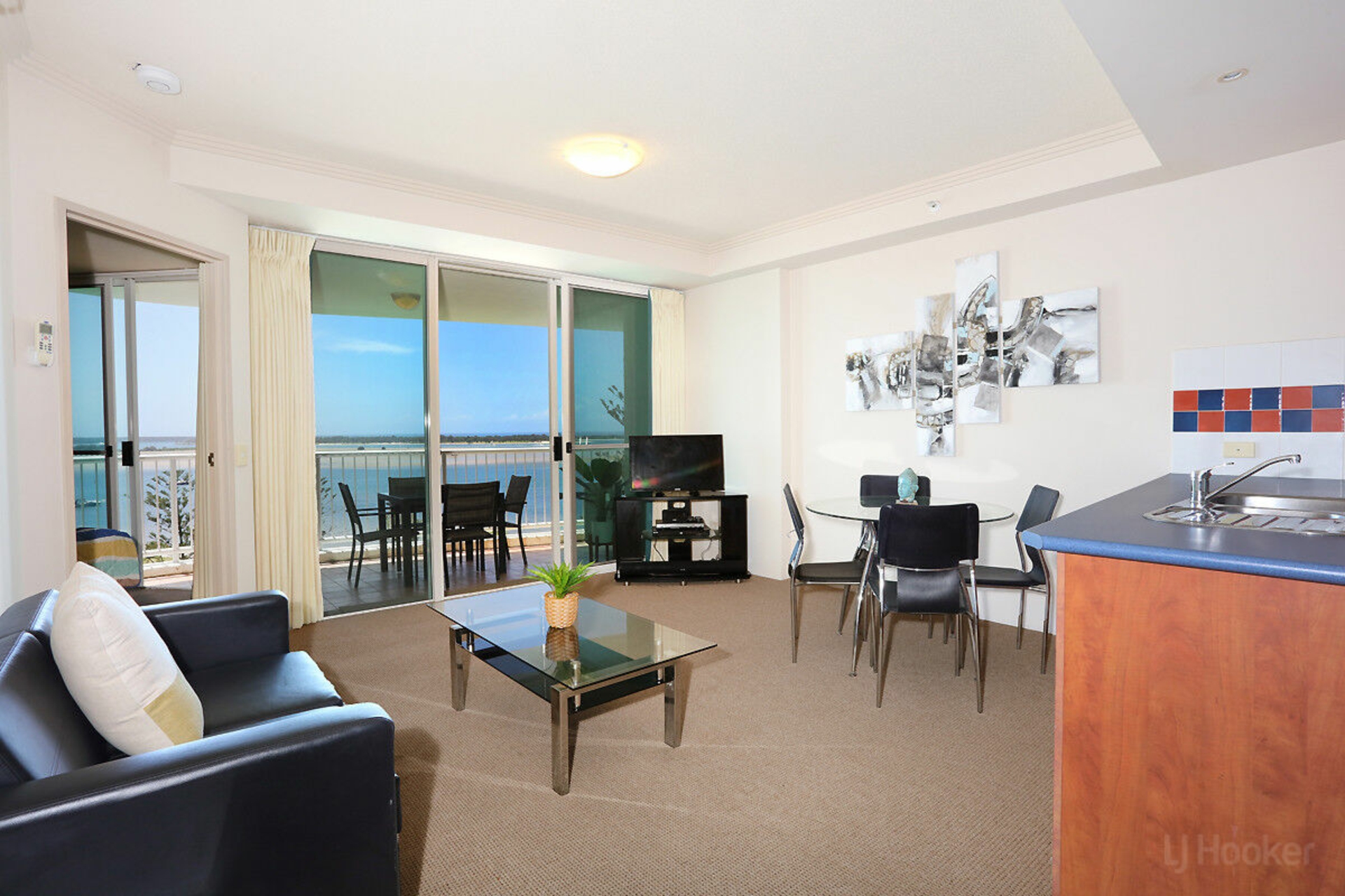 802/182-192 Marine Parade, LABRADOR