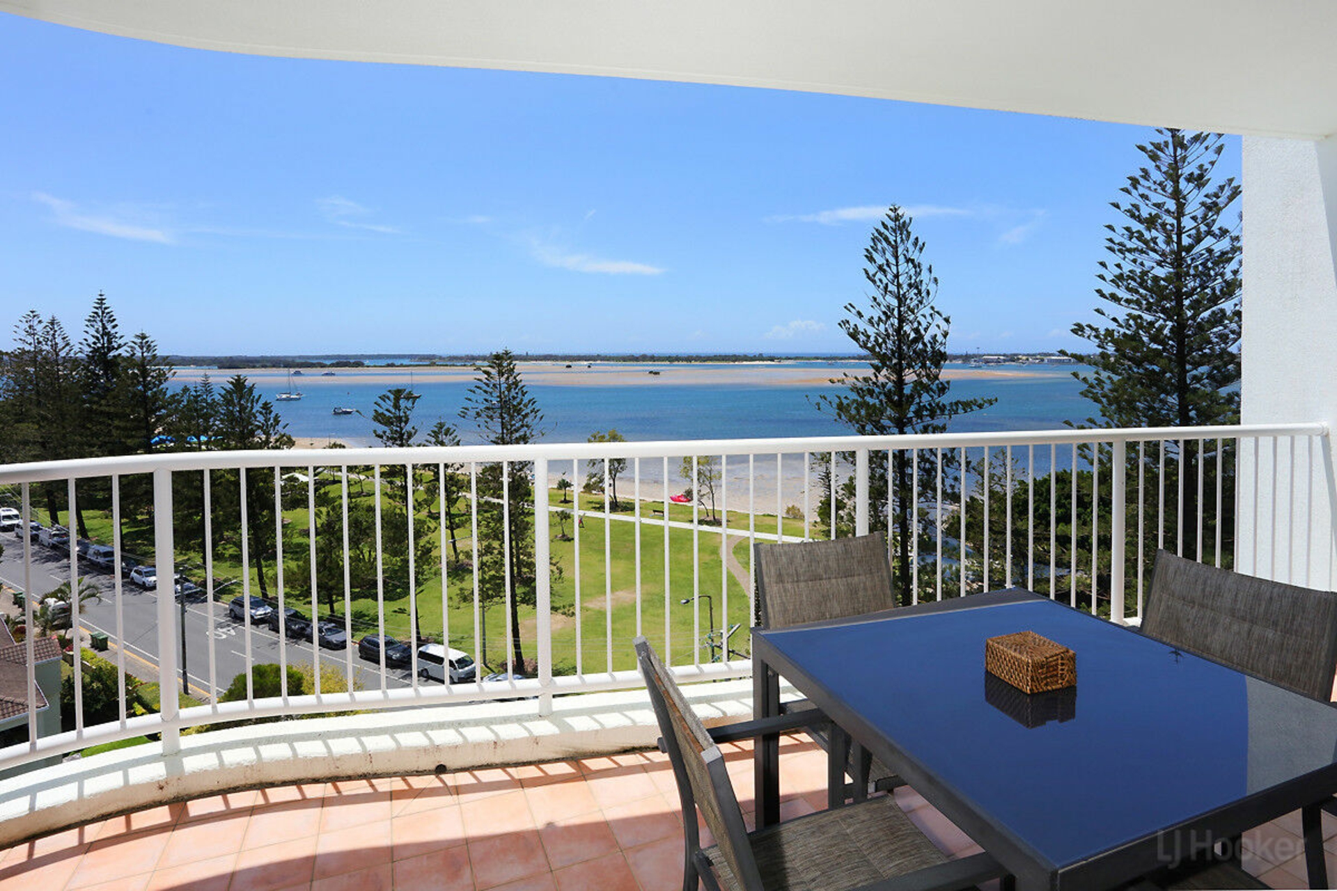 802/182-192 Marine Parade, LABRADOR