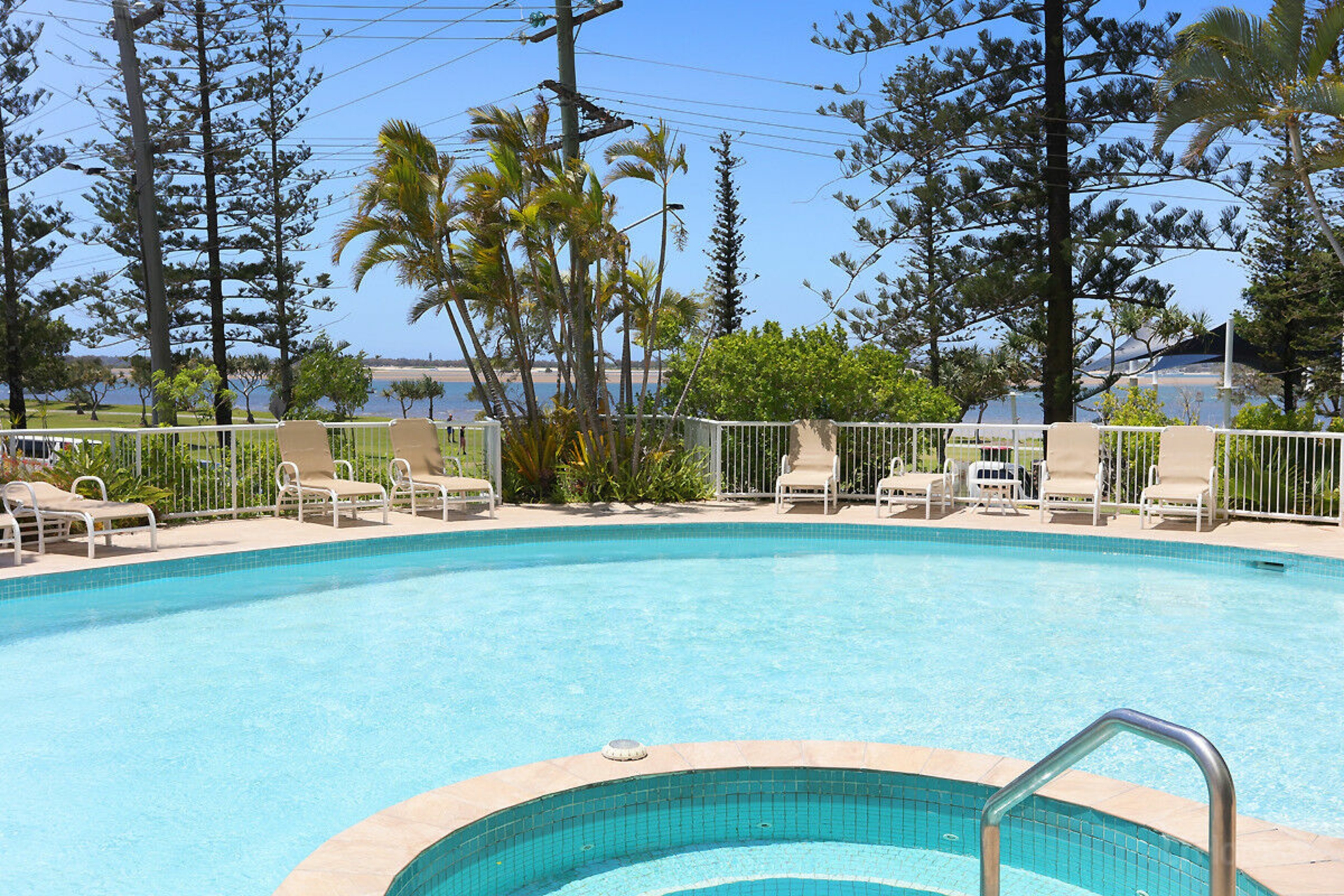 802/182-192 Marine Parade, LABRADOR