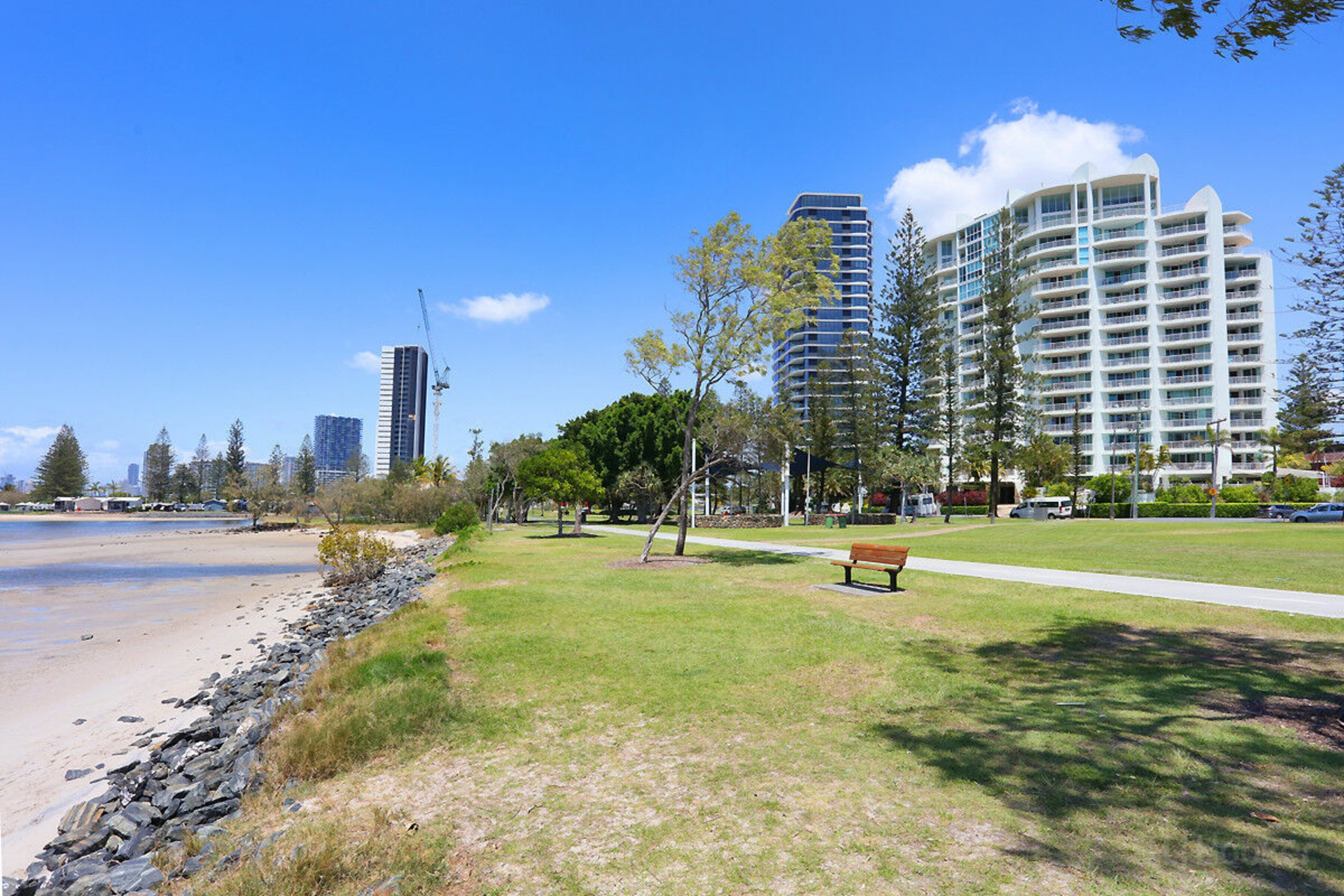 802/182-192 Marine Parade, LABRADOR
