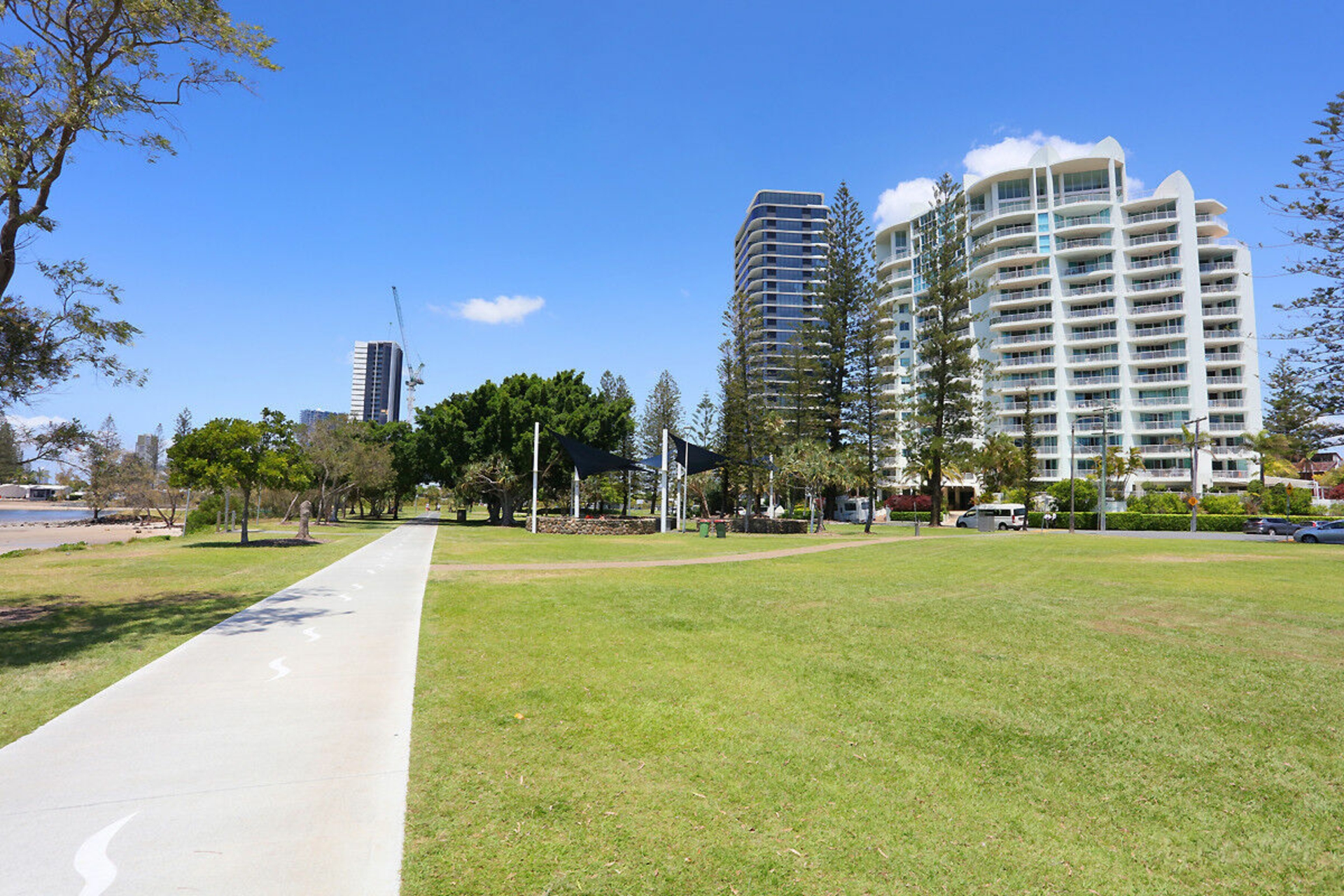 802/182-192 Marine Parade, LABRADOR