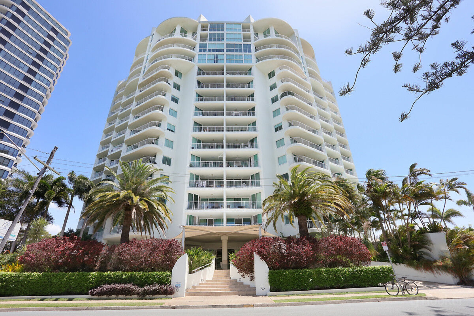 802/182-192 Marine Parade, LABRADOR