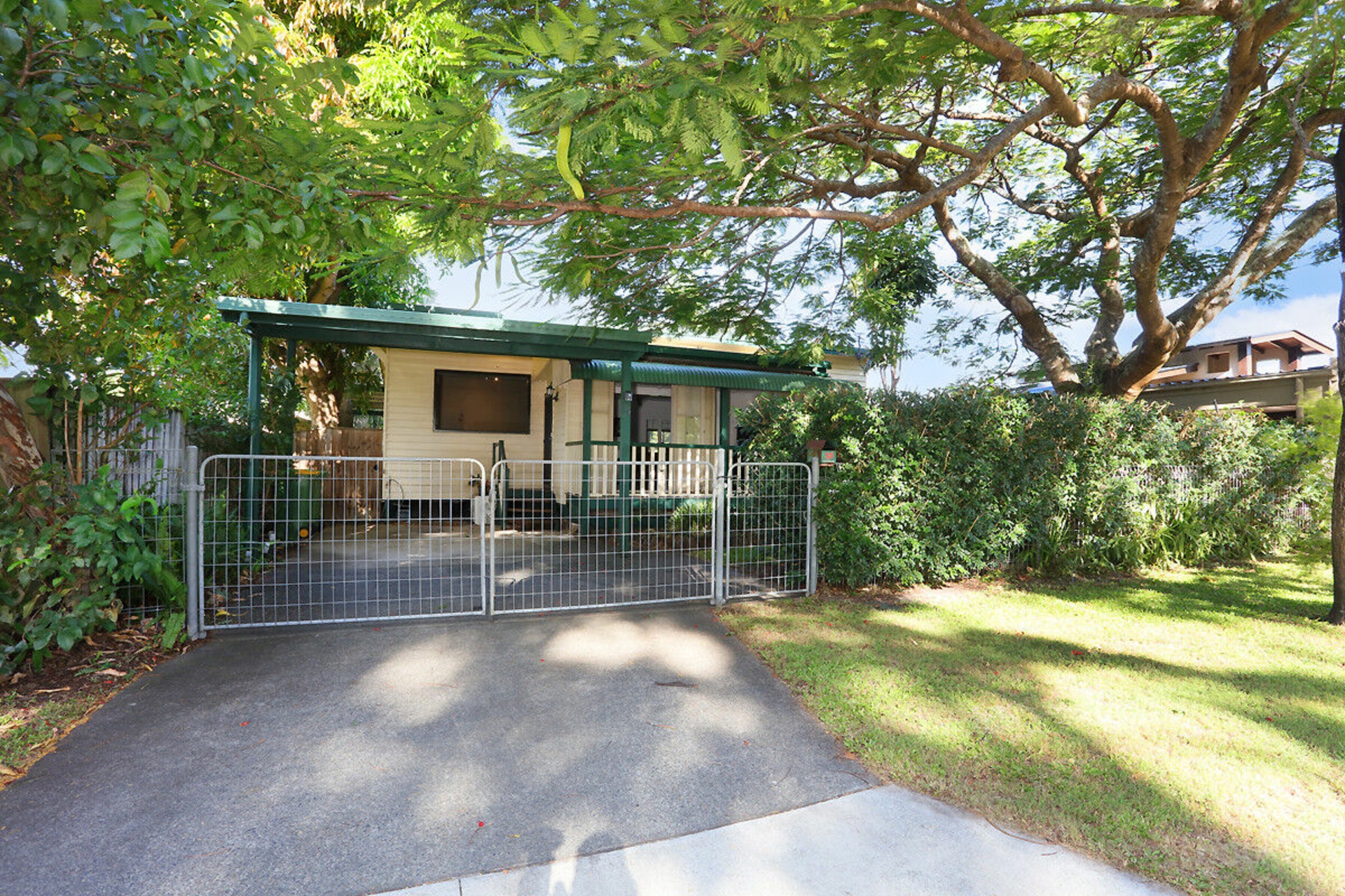 33 Tarni Street, COOMBABAH