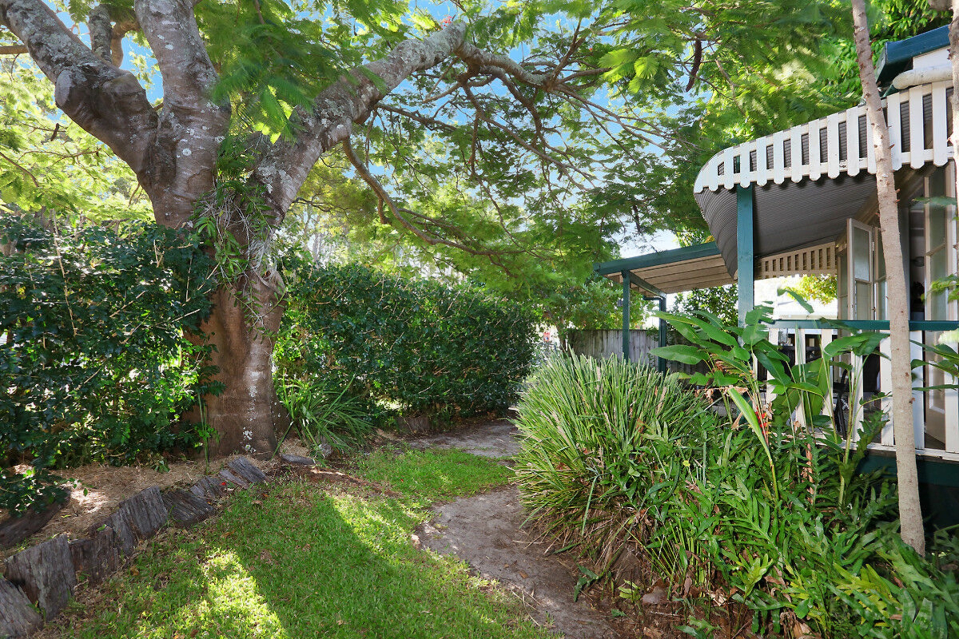 33 Tarni Street, COOMBABAH