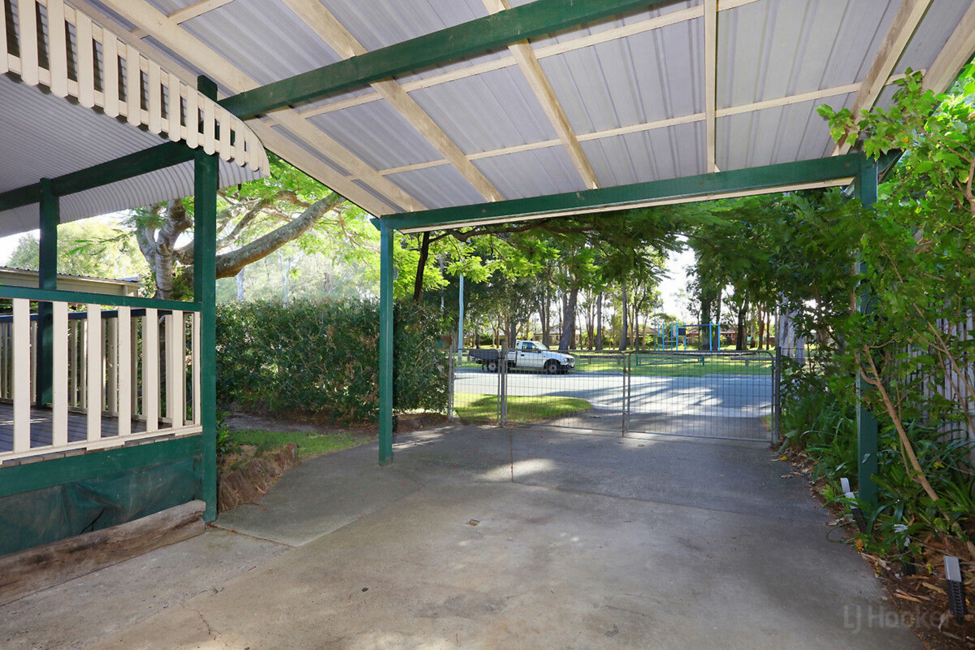 33 Tarni Street, COOMBABAH
