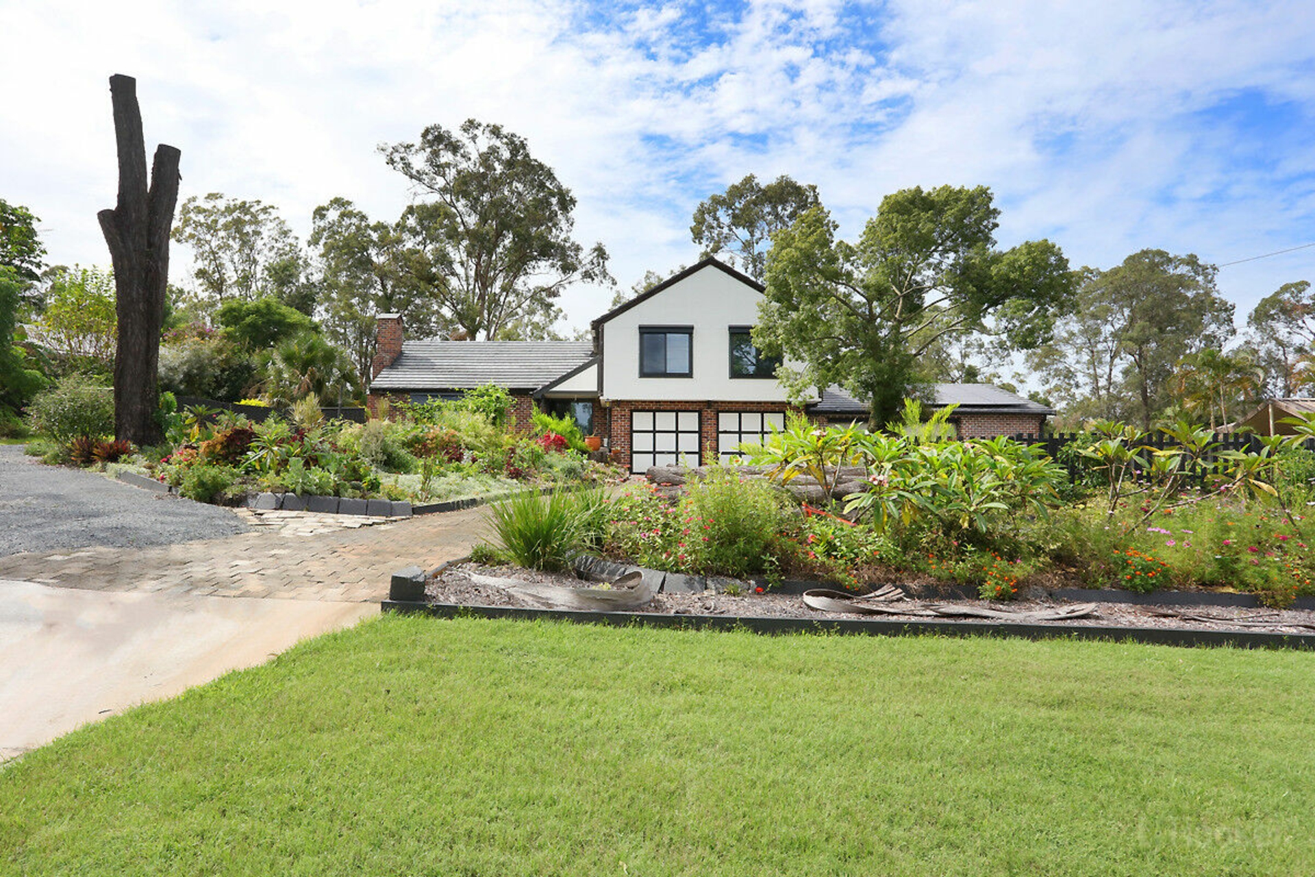 9 Warrego Way, HELENSVALE