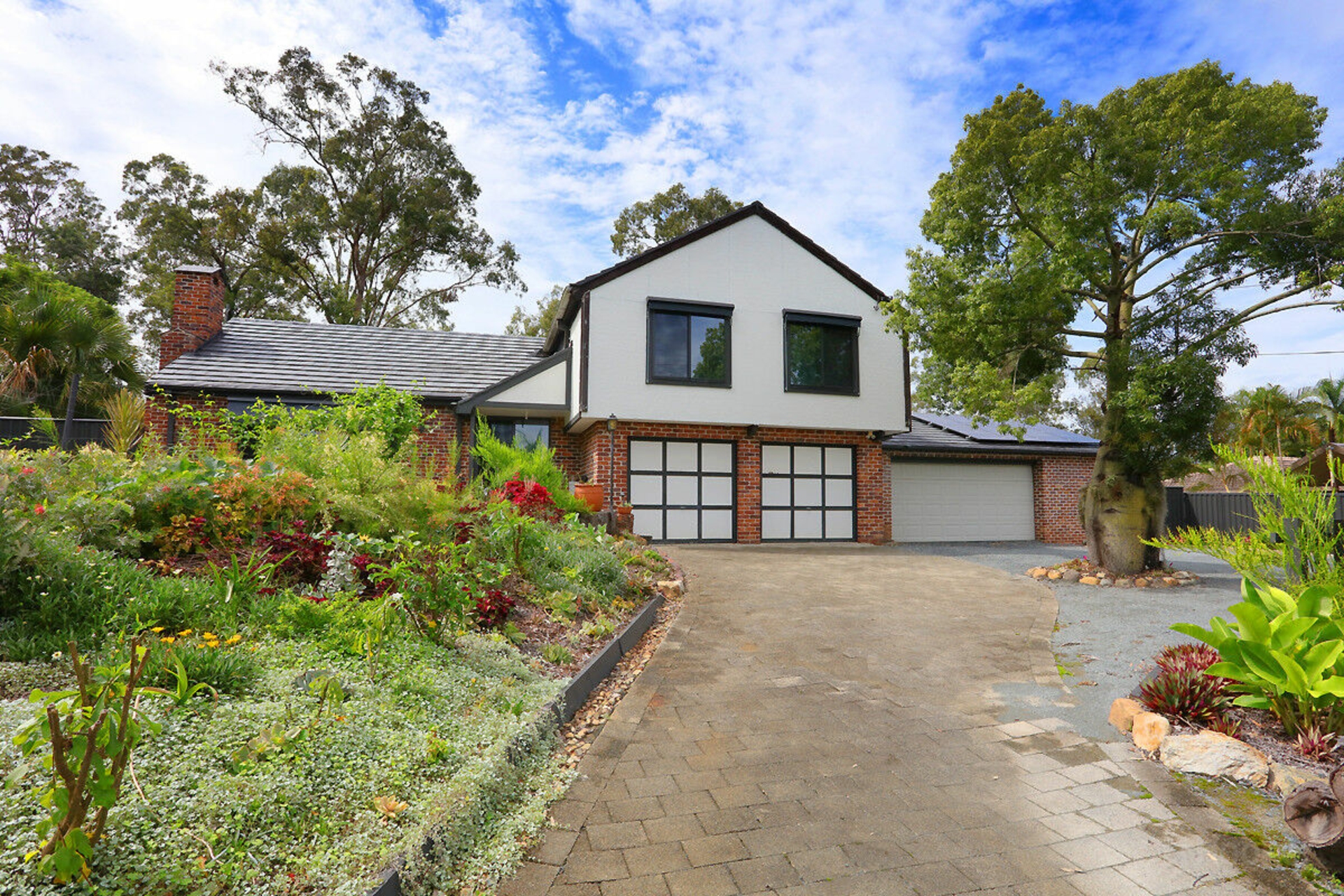 9 Warrego Way, HELENSVALE