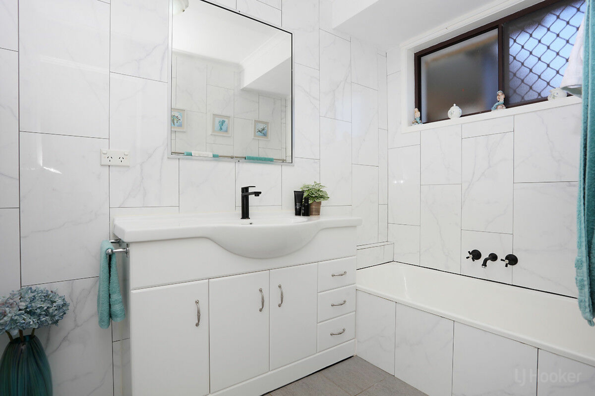 1/102 Kangaroo Avenue, COOMBABAH