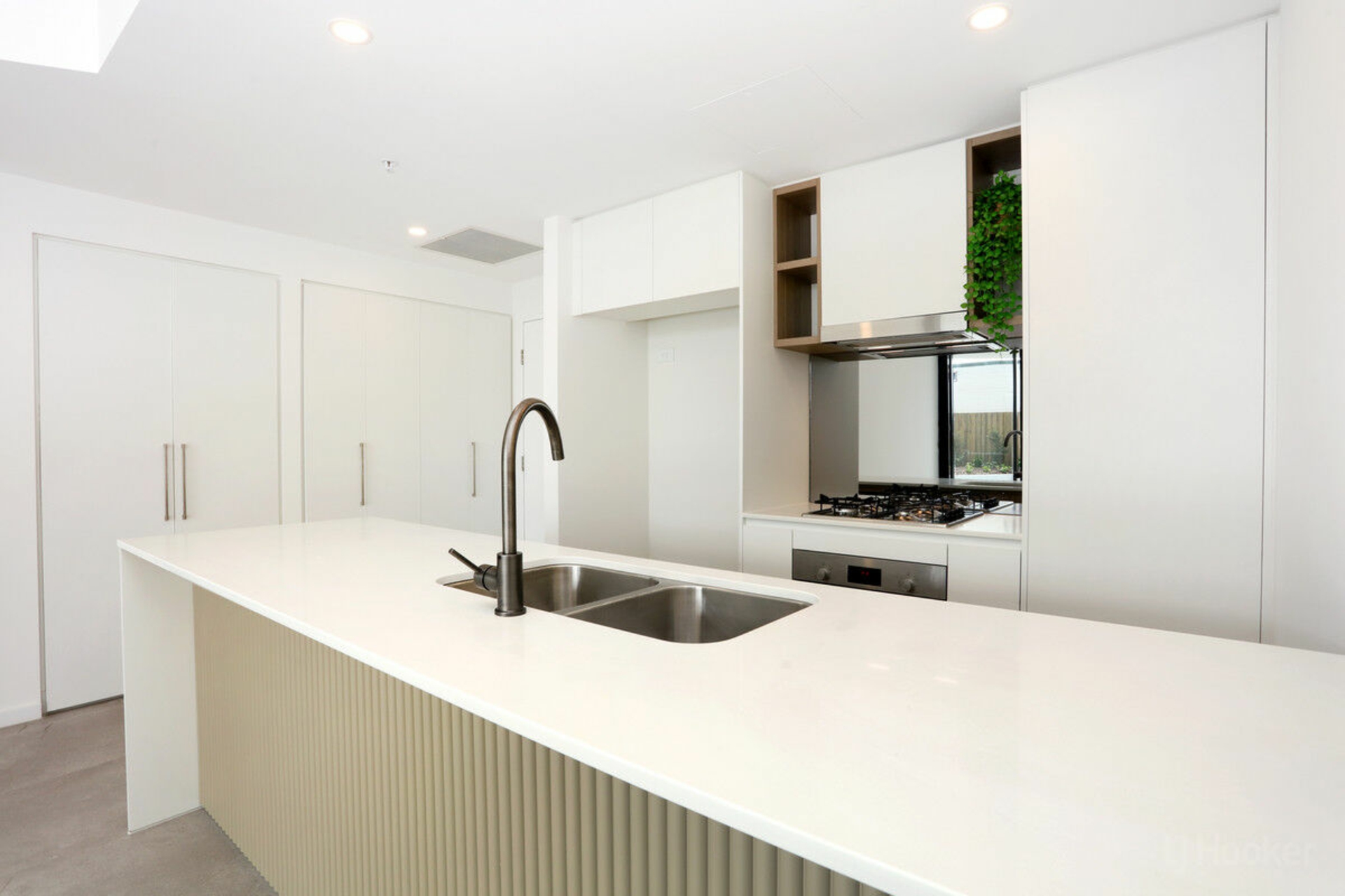 2103/10 Sickle Avenue, HOPE ISLAND