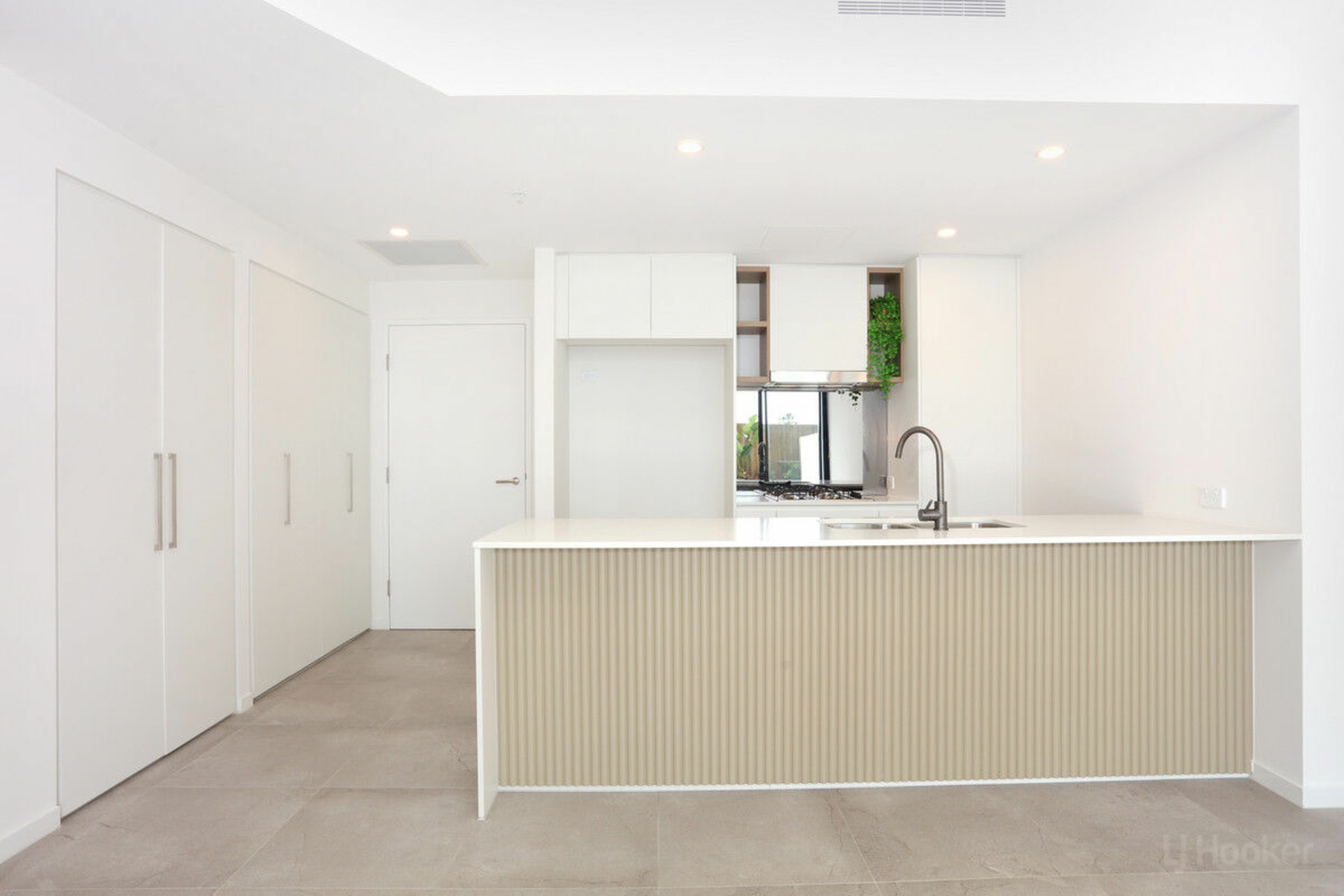 2103/10 Sickle Avenue, HOPE ISLAND