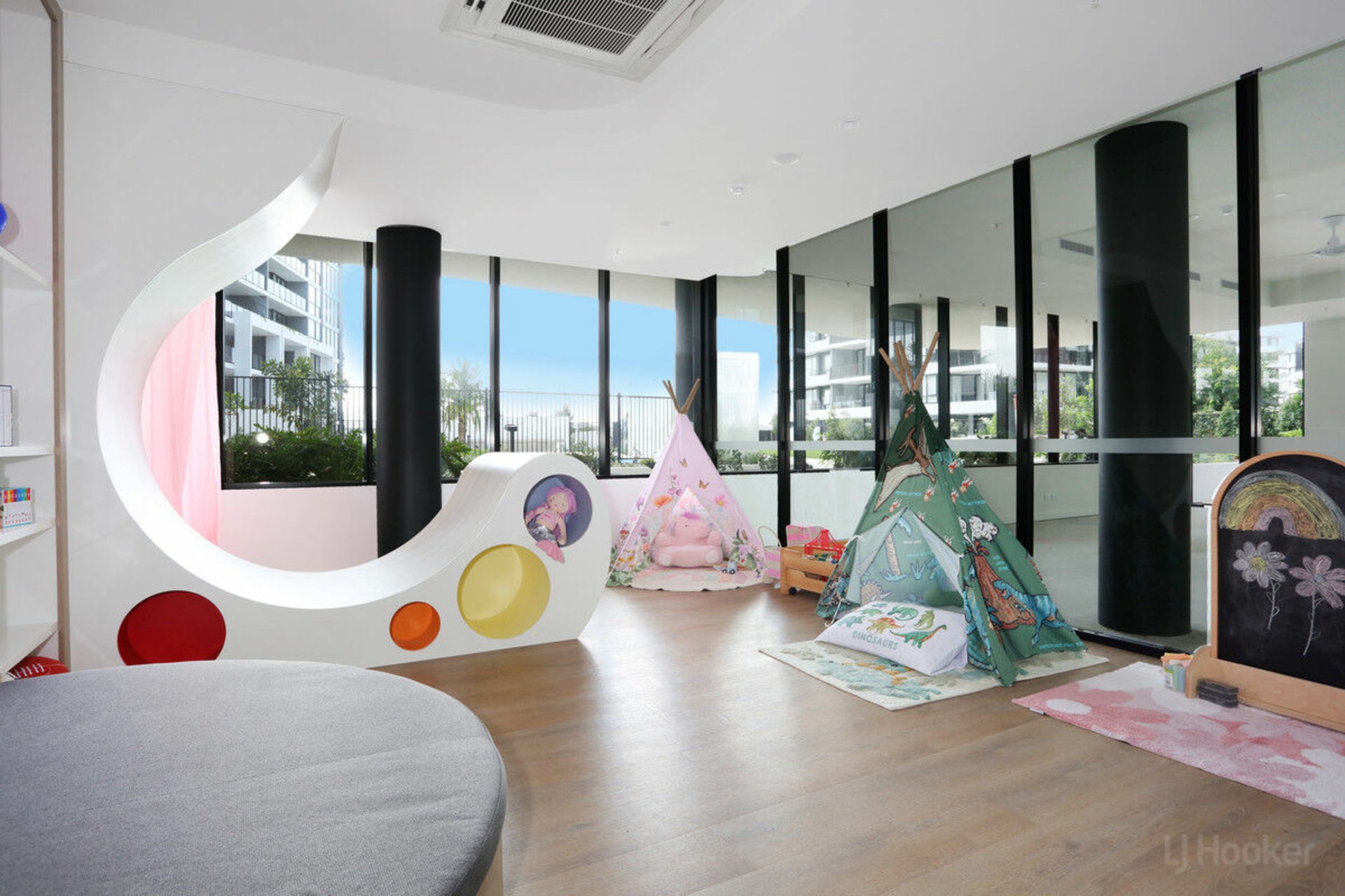 2103/10 Sickle Avenue, HOPE ISLAND