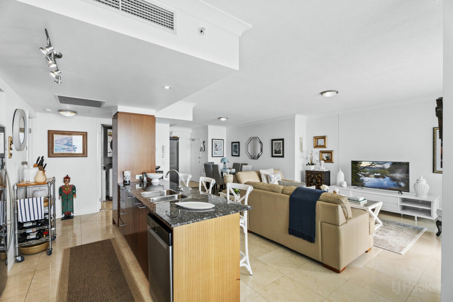 3323/23 Ferny Avenue, SURFERS PARADISE