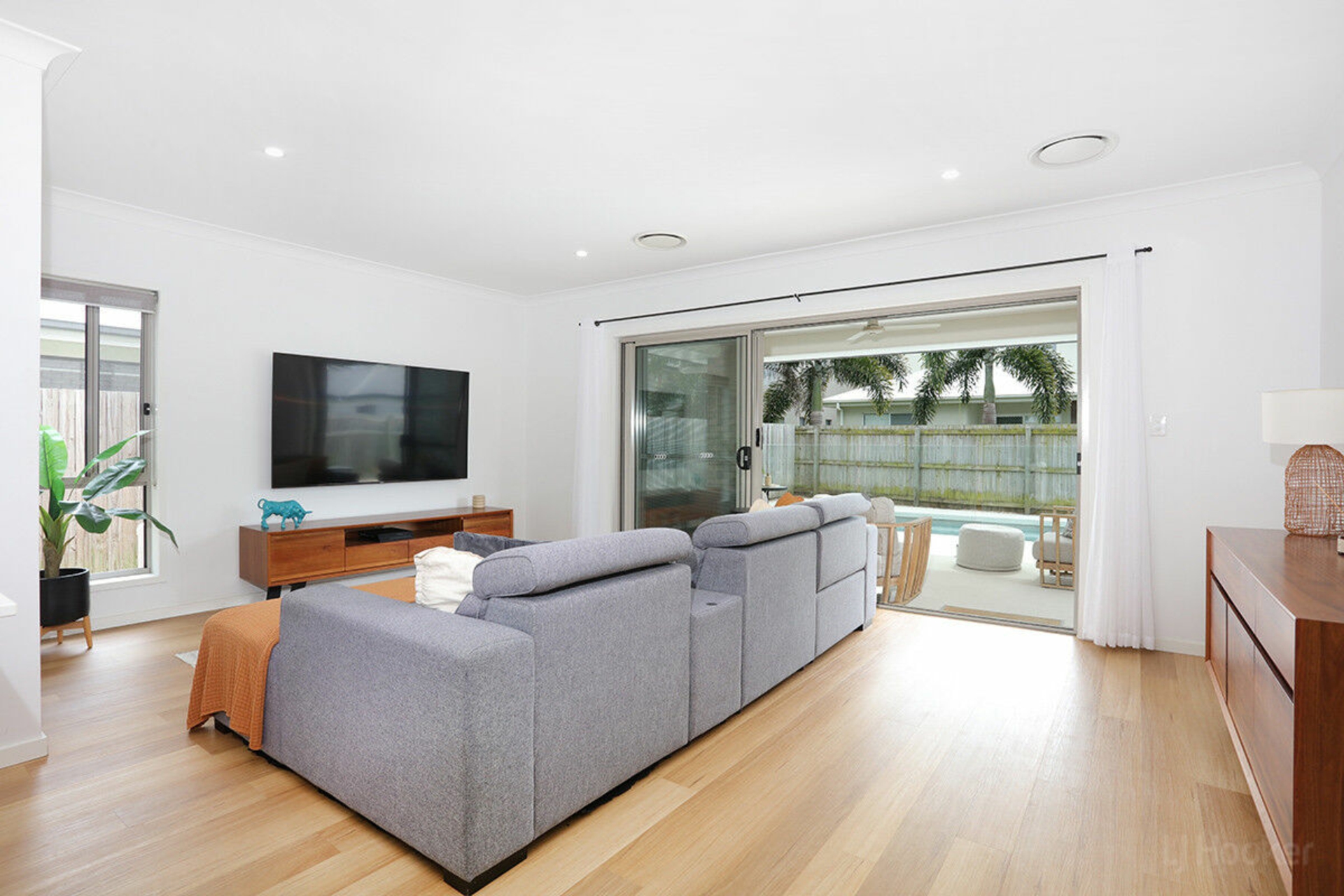 67 Harbour Rise, HOPE ISLAND
